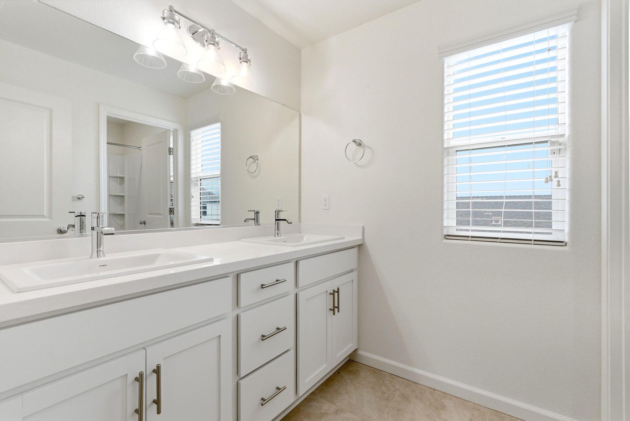 3317 N Clay St, Visalia, CA 93291