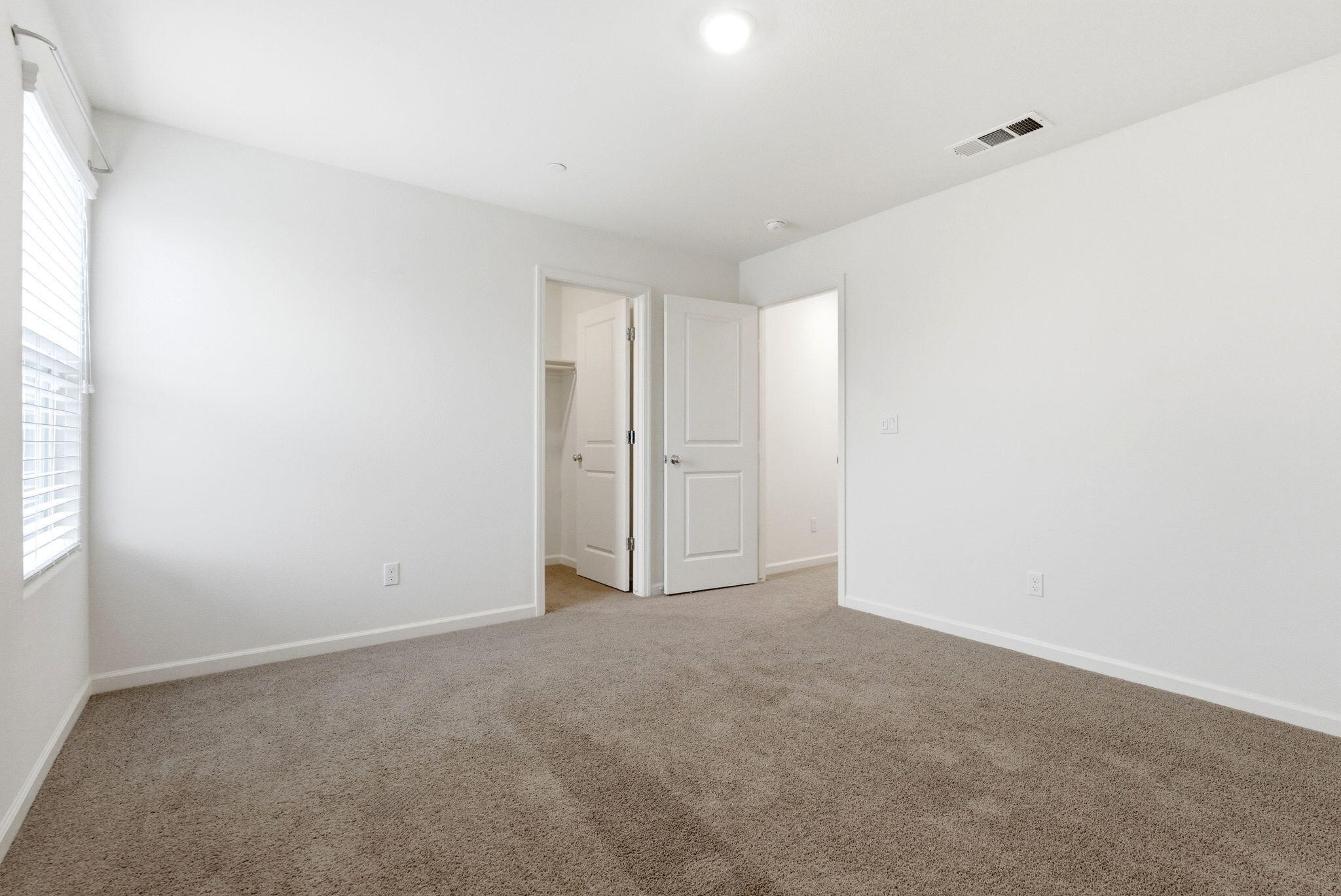 3317 N Clay St, Visalia, CA 93291