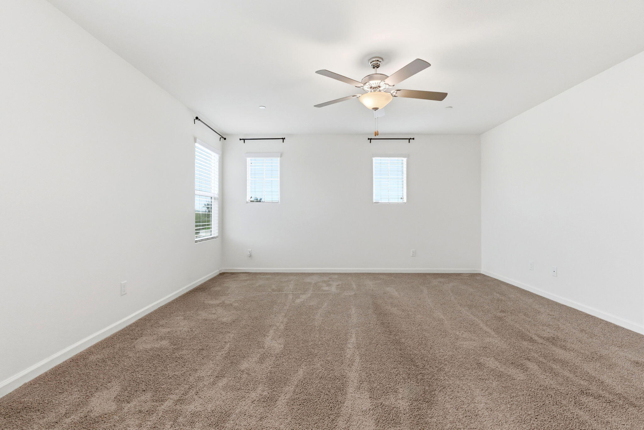 3317 N Clay St, Visalia, CA 93291