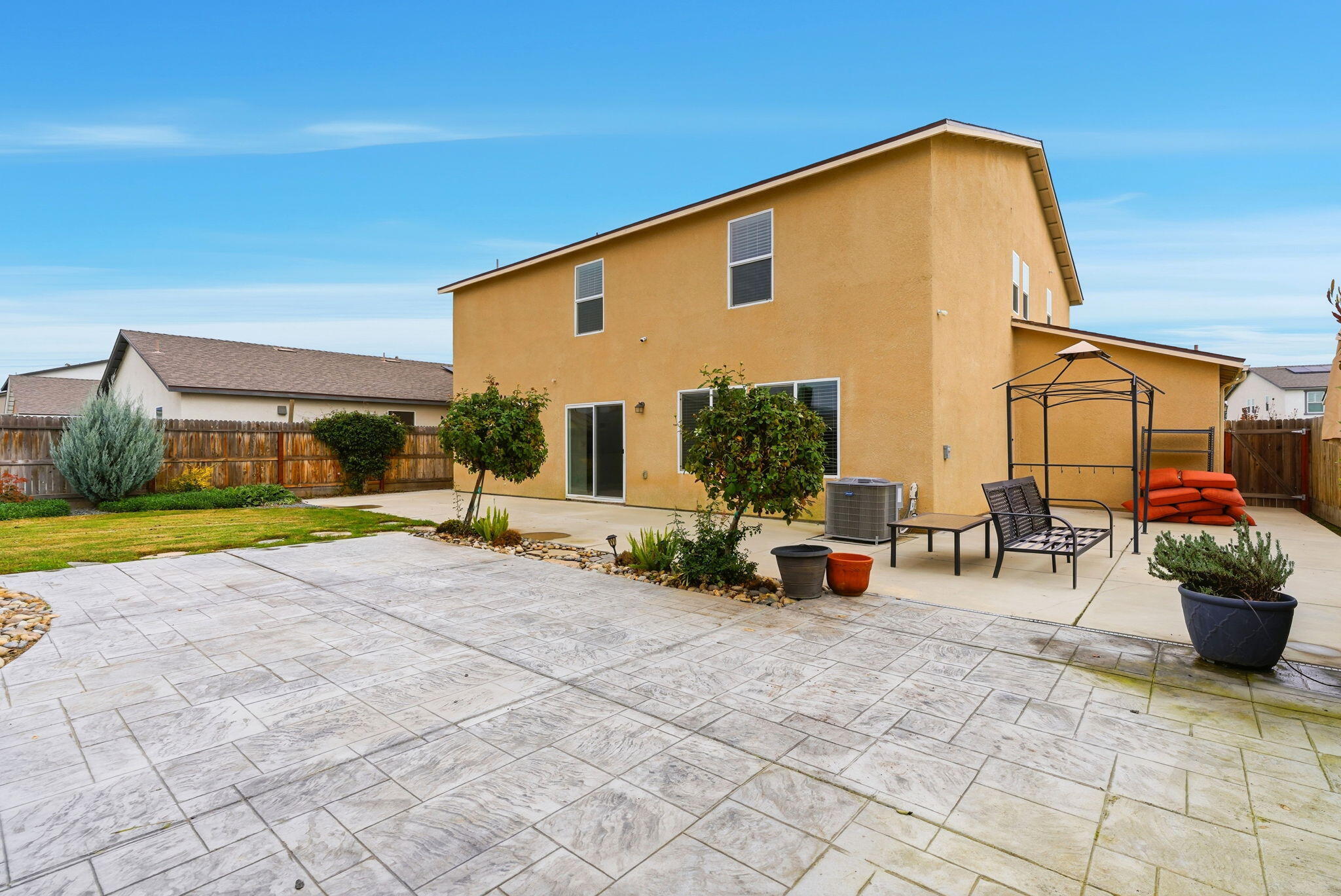 3317 N Clay St, Visalia, CA 93291