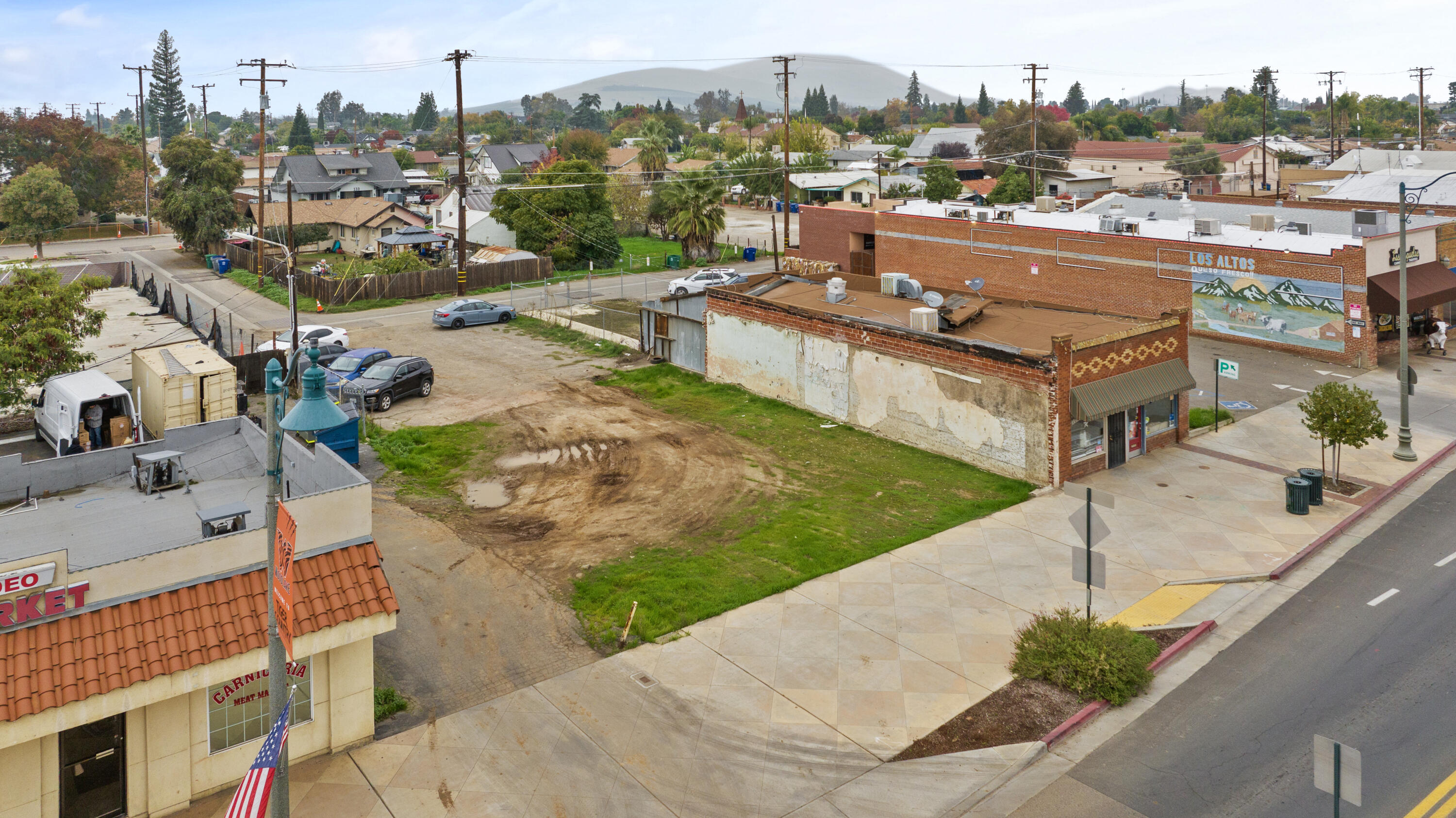 115 N Valencia Blvd, Woodlake, CA 93286