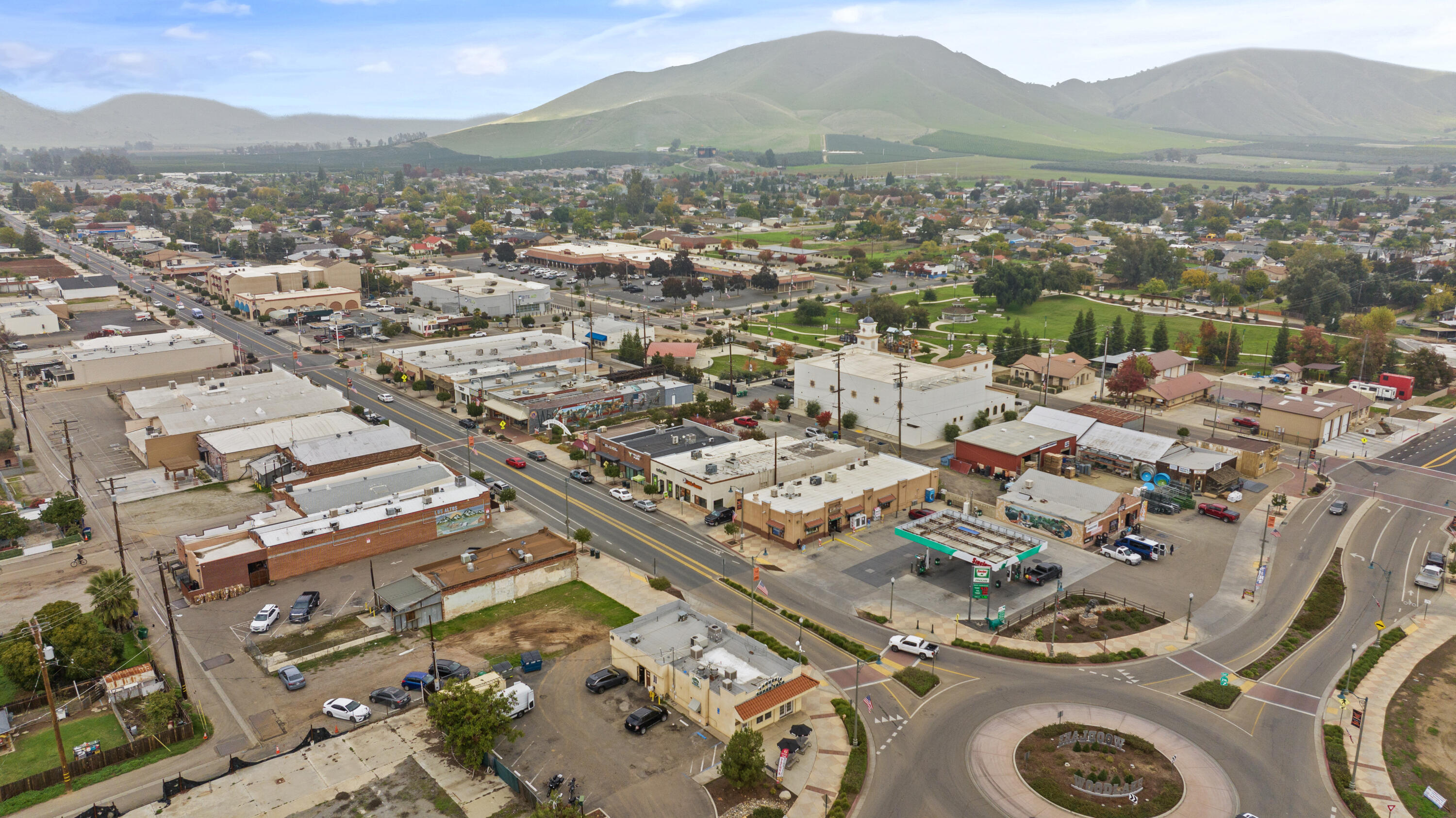 115 N Valencia Blvd, Woodlake, CA 93286