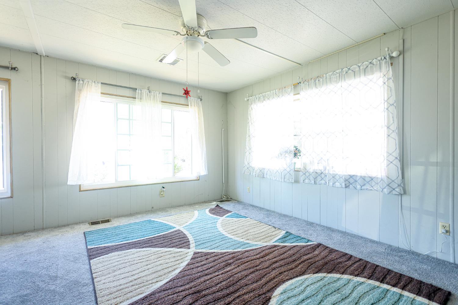 1300 W Olson Ave #61, Reedley, CA 93654