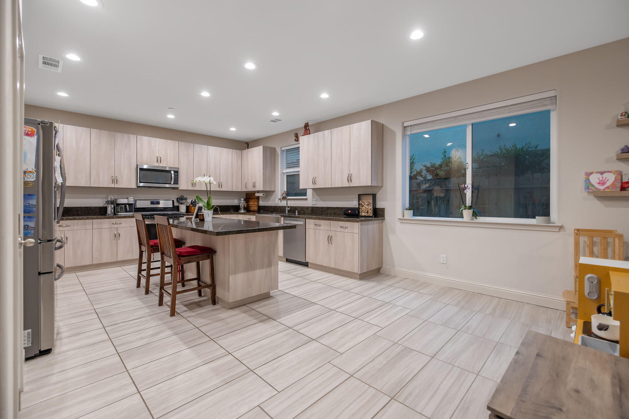 3433 W Milan Ave, Visalia, CA 93277