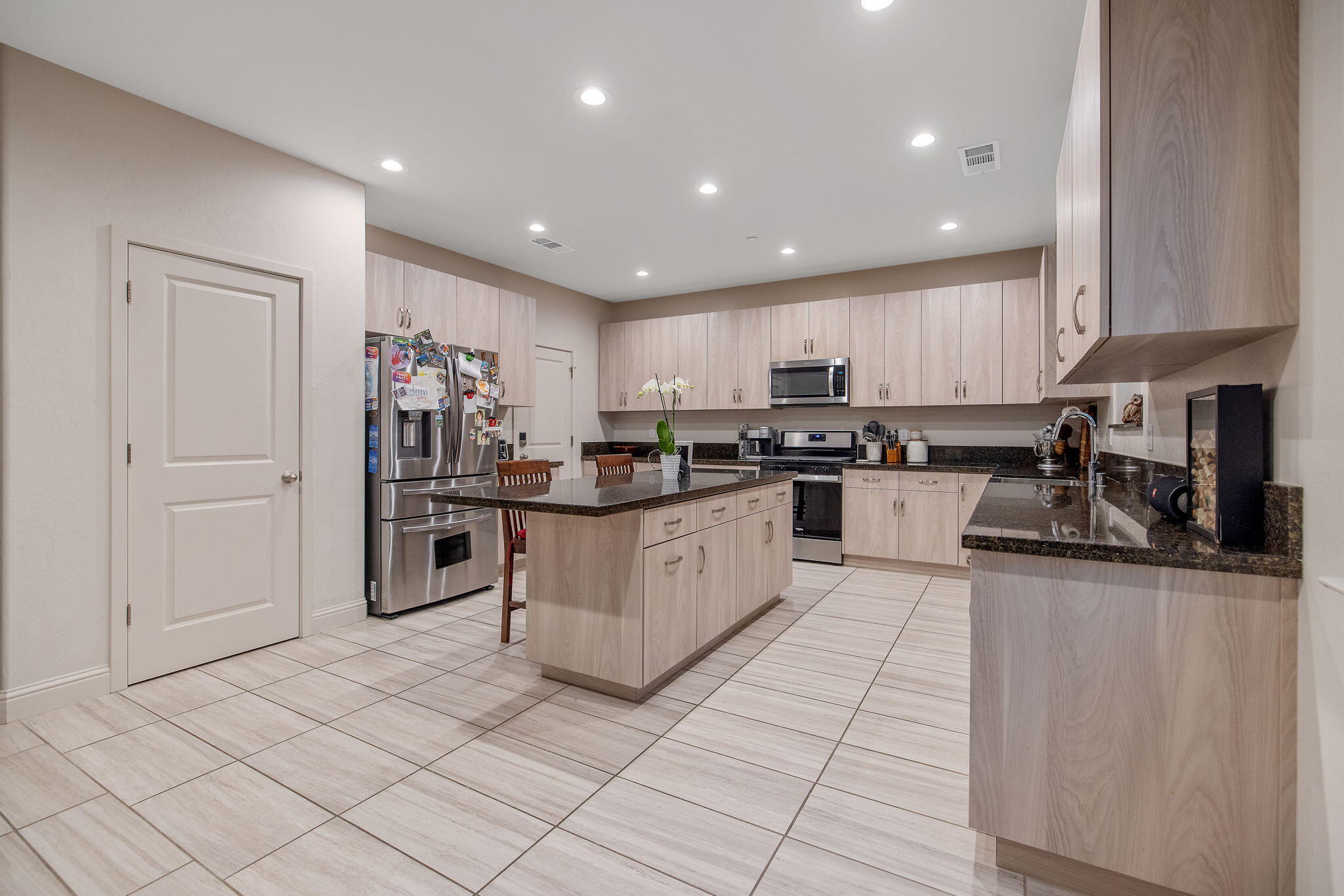 3433 W Milan Ave, Visalia, CA 93277