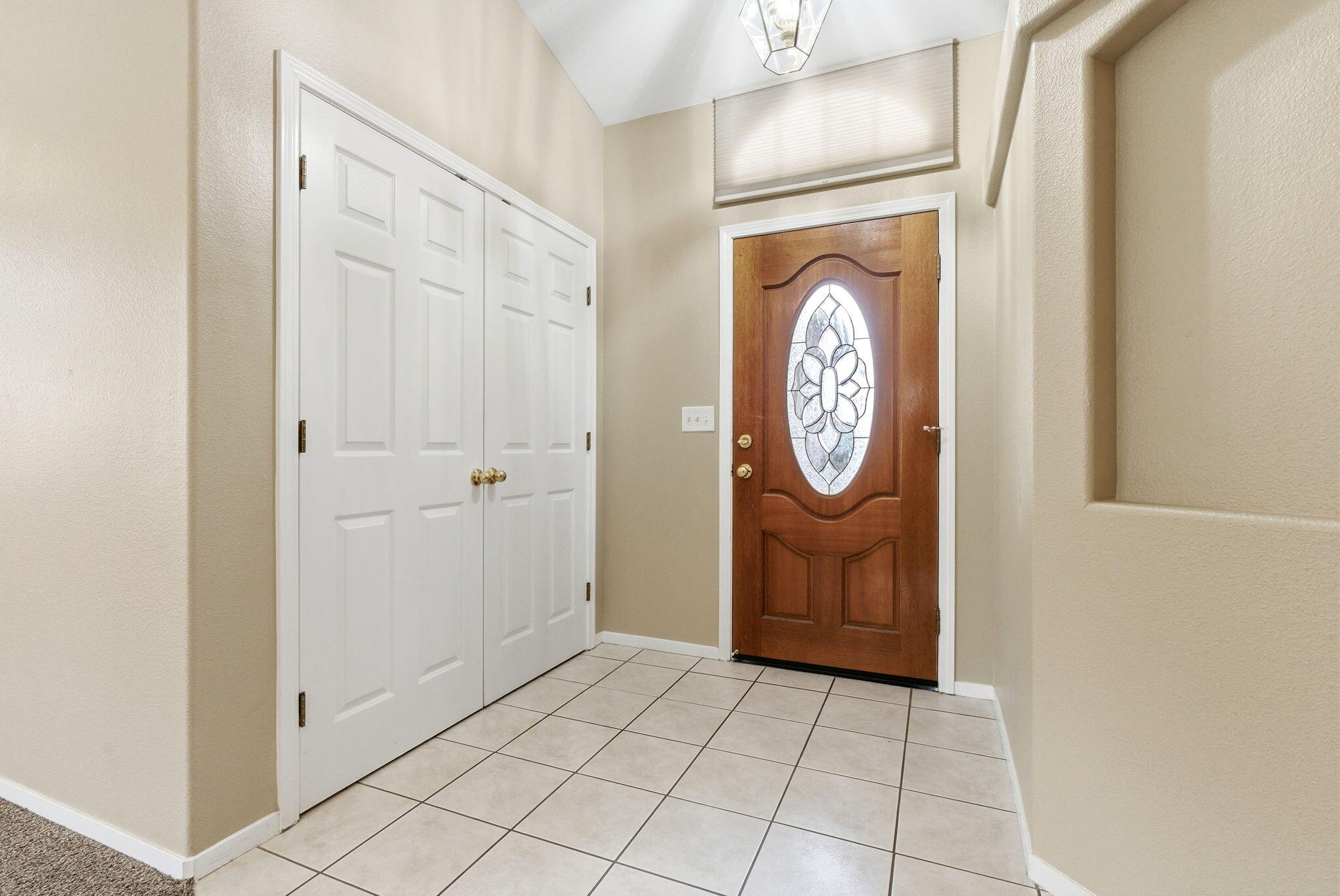 2744 W Ceres Ct, Visalia, CA 93291