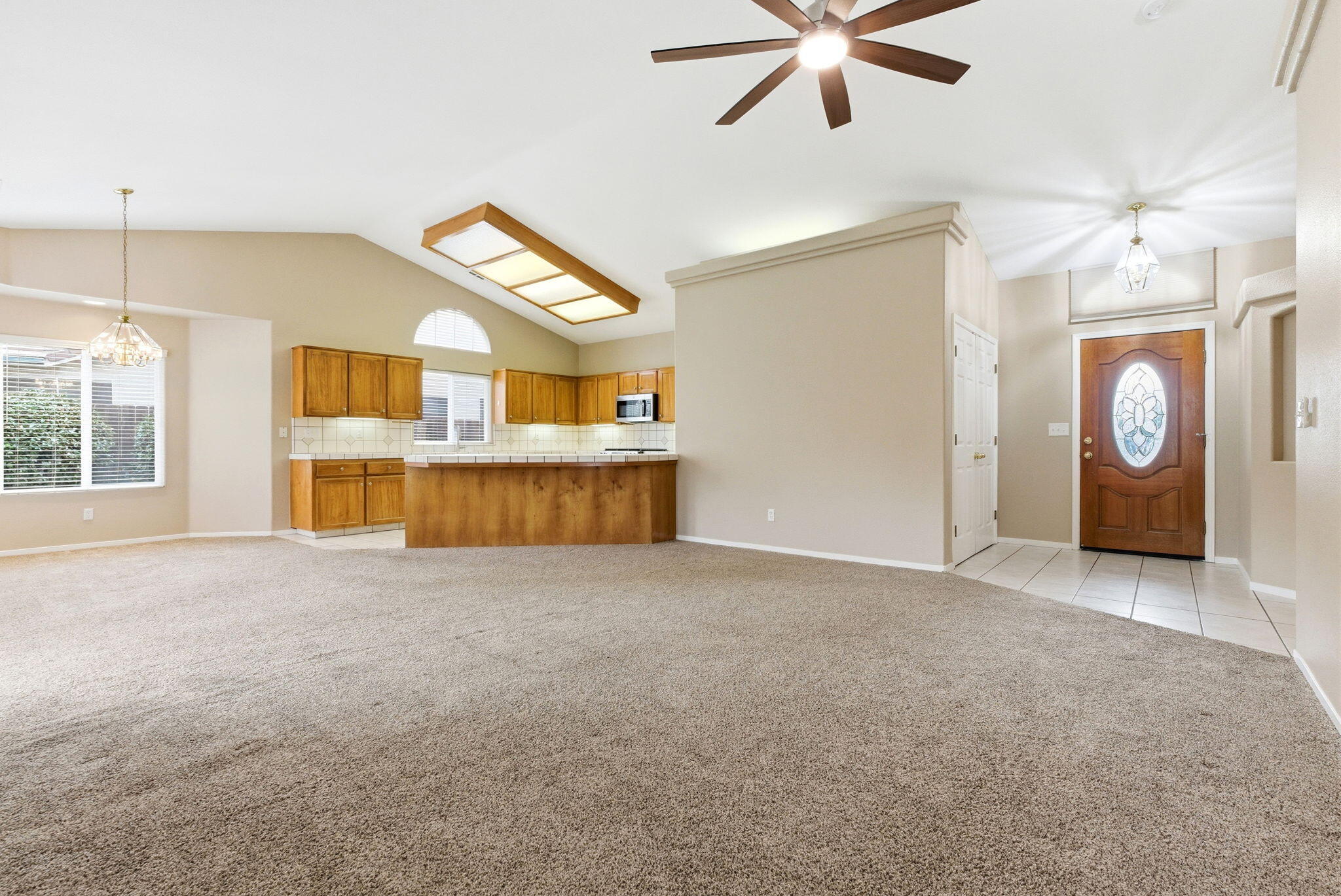 2744 W Ceres Ct, Visalia, CA 93291