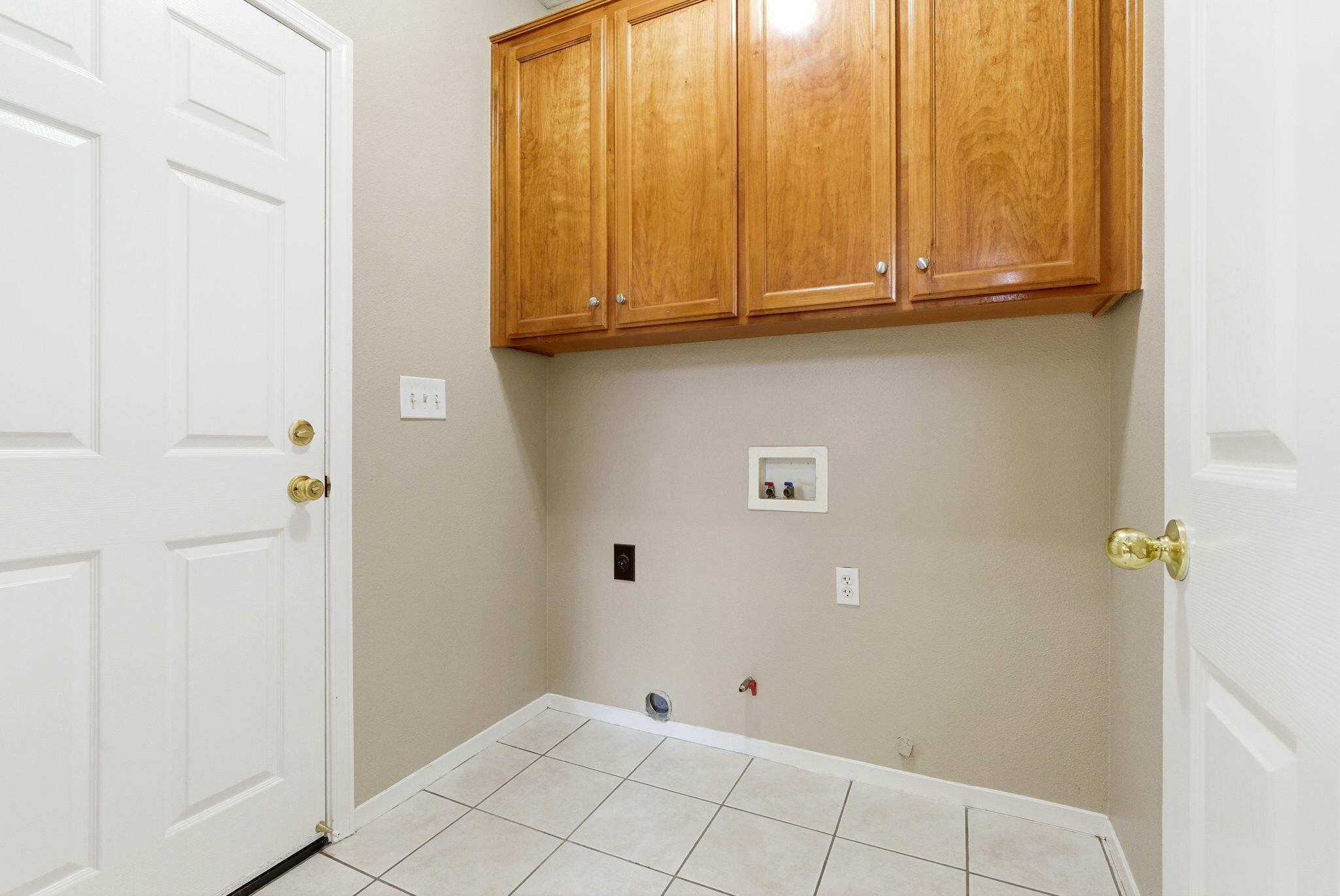 2744 W Ceres Ct, Visalia, CA 93291