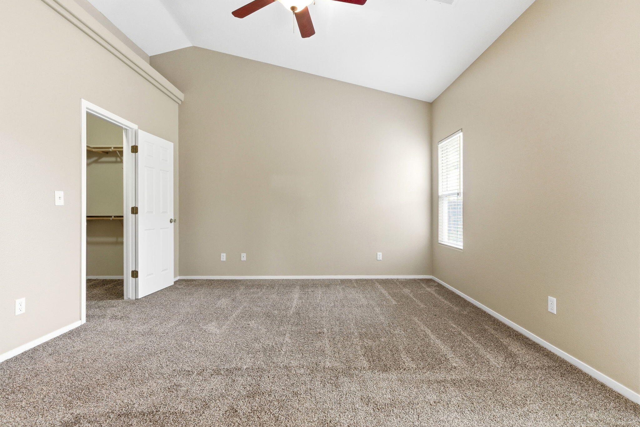 2744 W Ceres Ct, Visalia, CA 93291