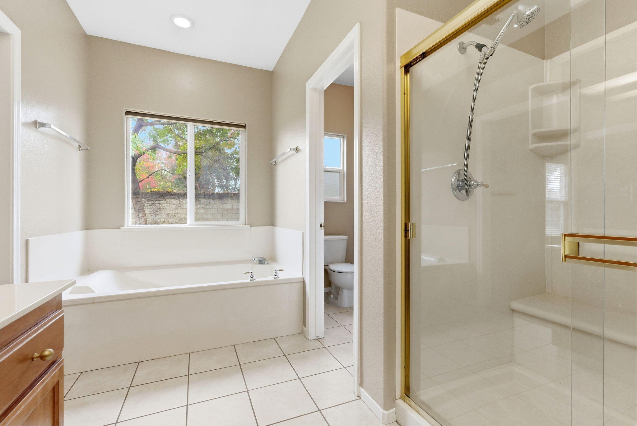 2744 W Ceres Ct, Visalia, CA 93291