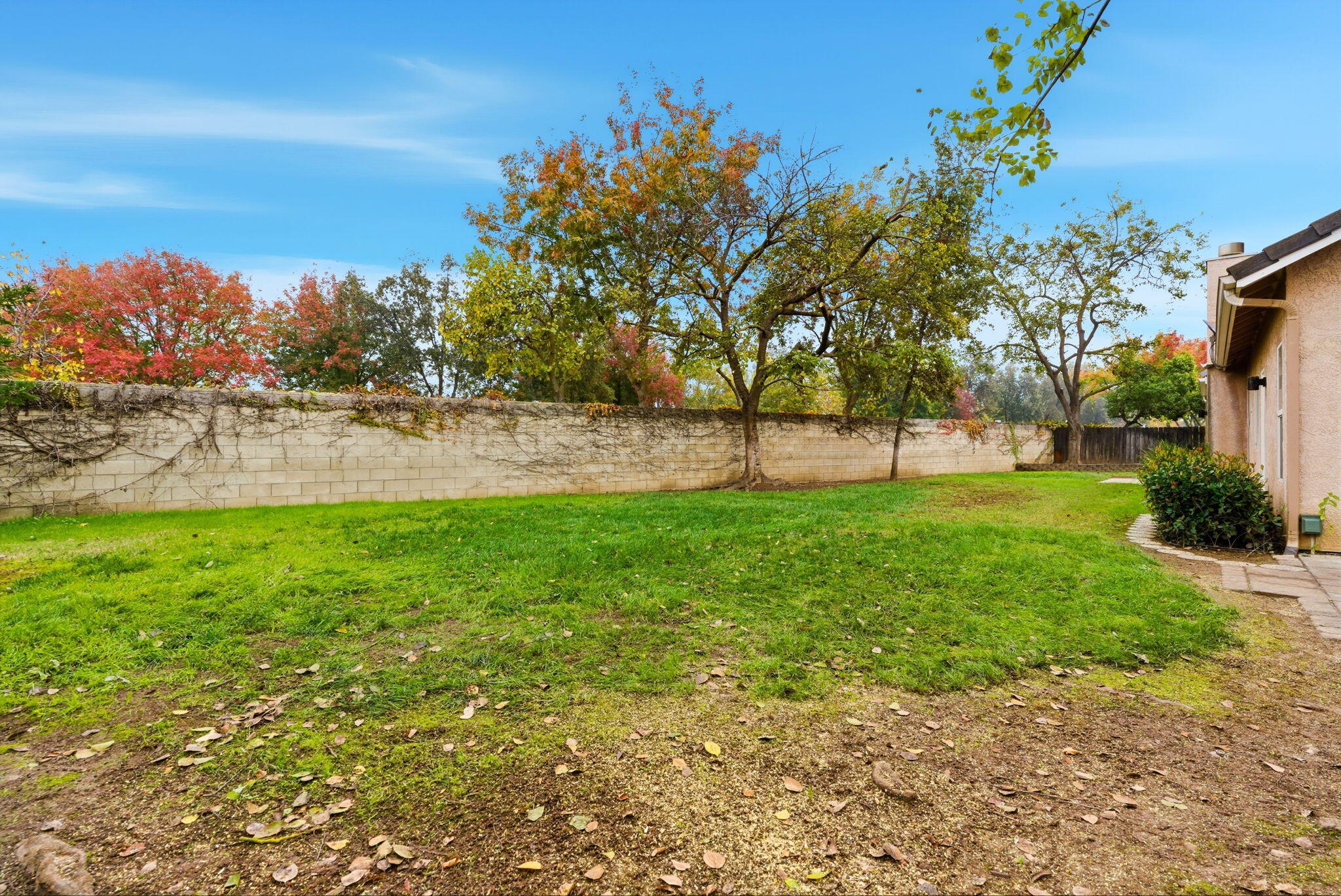 2744 W Ceres Ct, Visalia, CA 93291