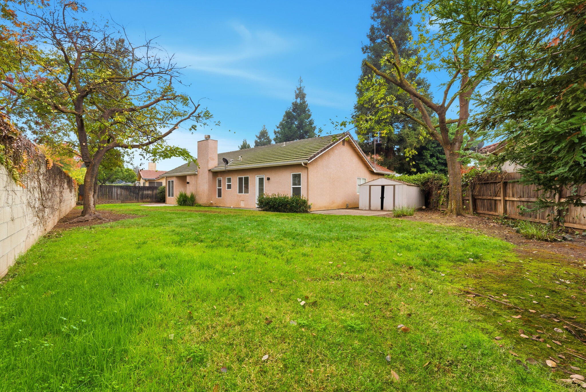 2744 W Ceres Ct, Visalia, CA 93291