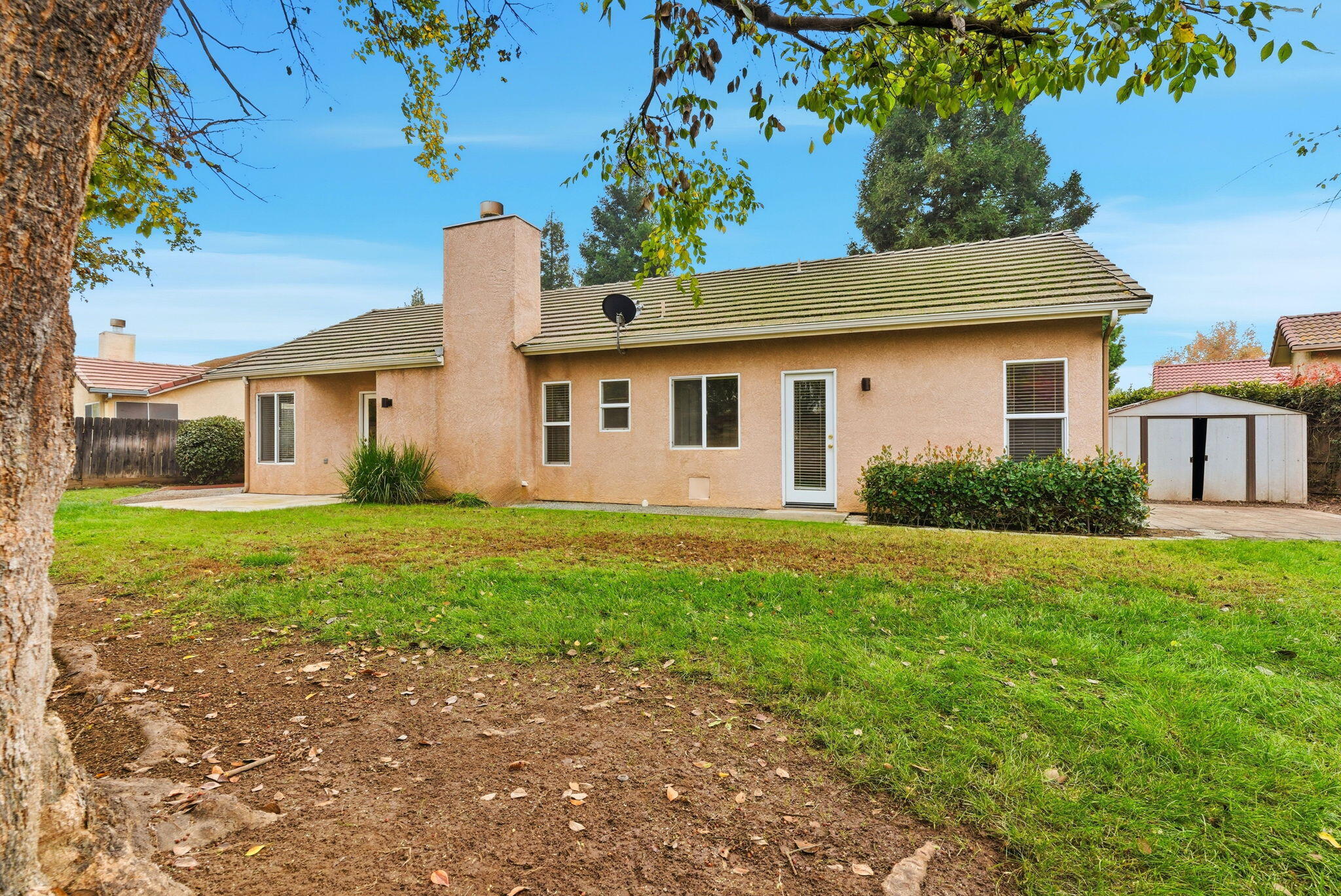 2744 W Ceres Ct, Visalia, CA 93291