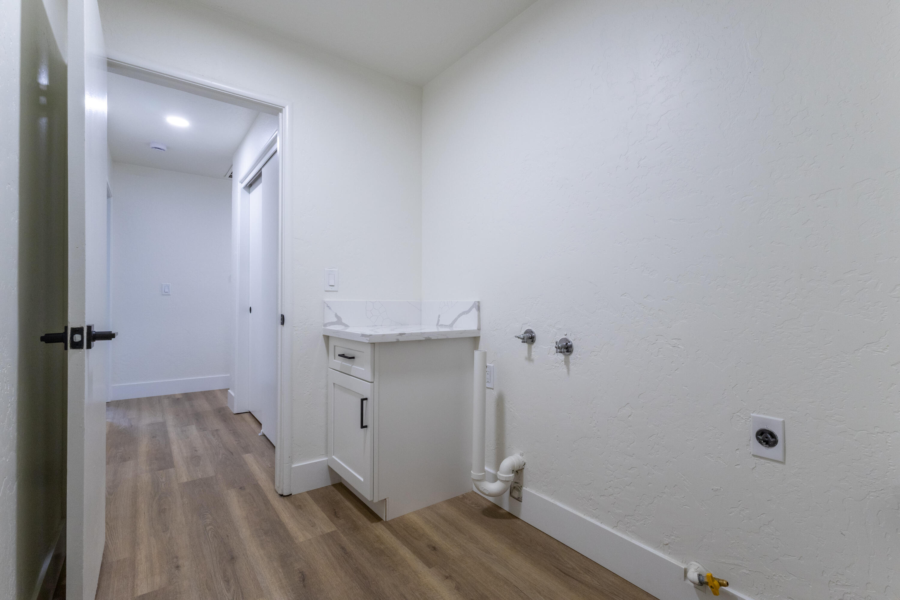 2611 W Sunnyside Ct, Visalia, CA 93277