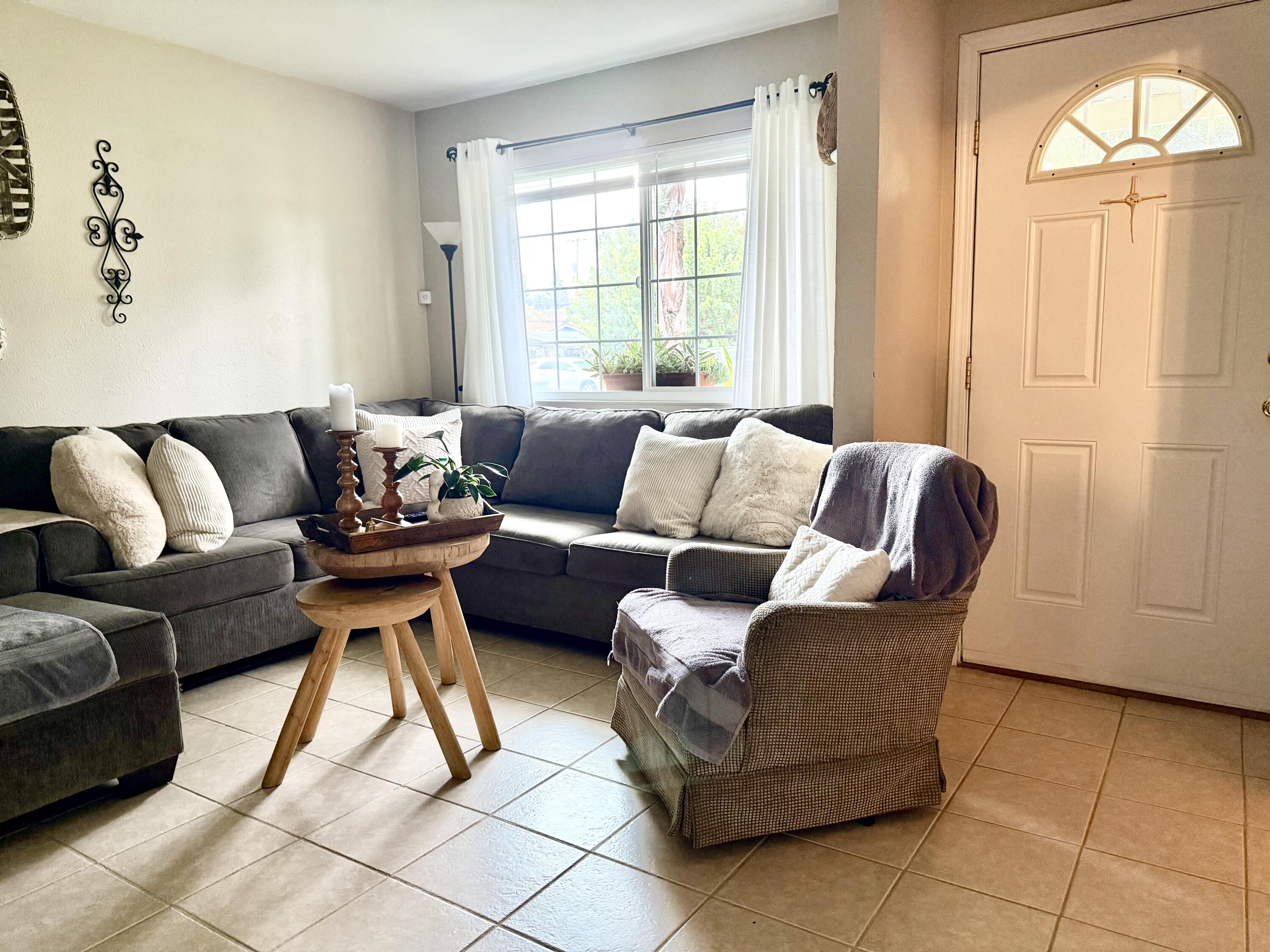 1030 N Stover St, Visalia, CA 93292