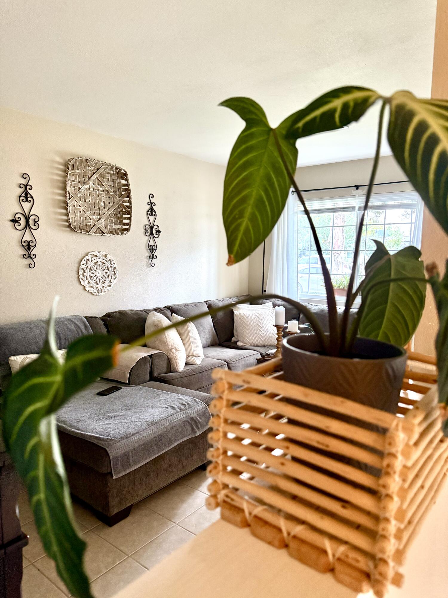 1030 N Stover St, Visalia, CA 93292