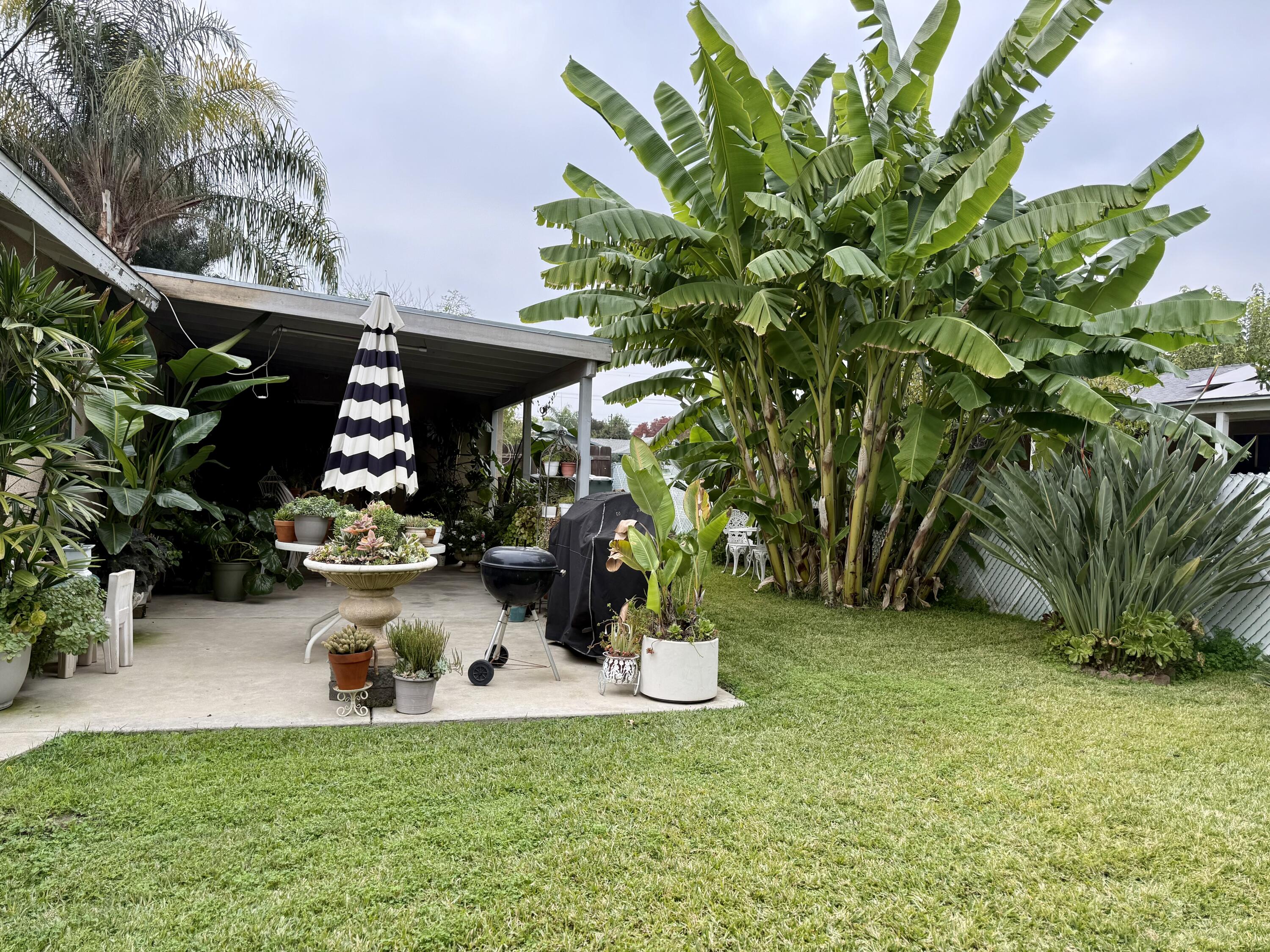 1030 N Stover St, Visalia, CA 93292