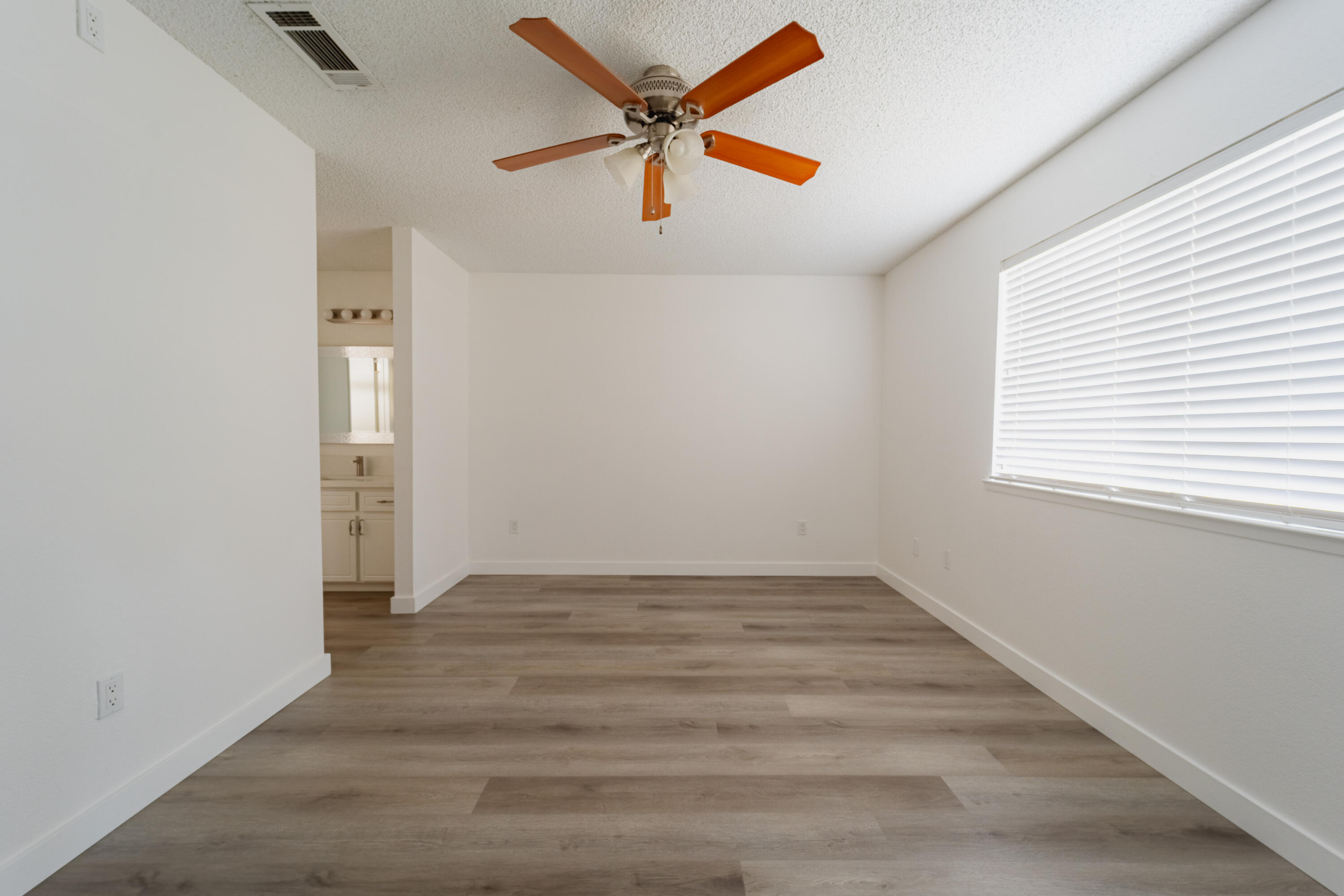 4438 W Feemster Ave, Visalia, CA 93277