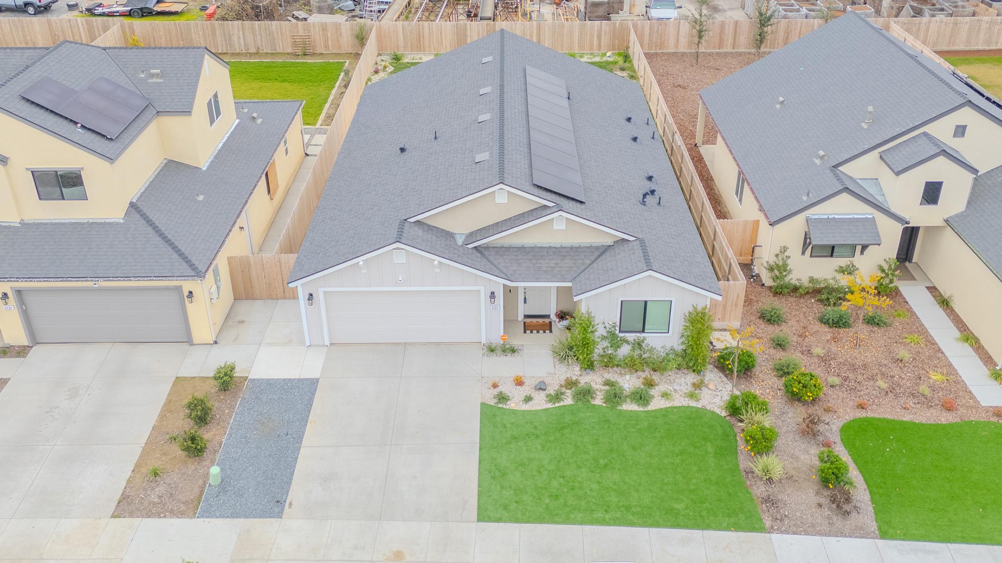 2121 E Oak Ave, Visalia, CA 93292