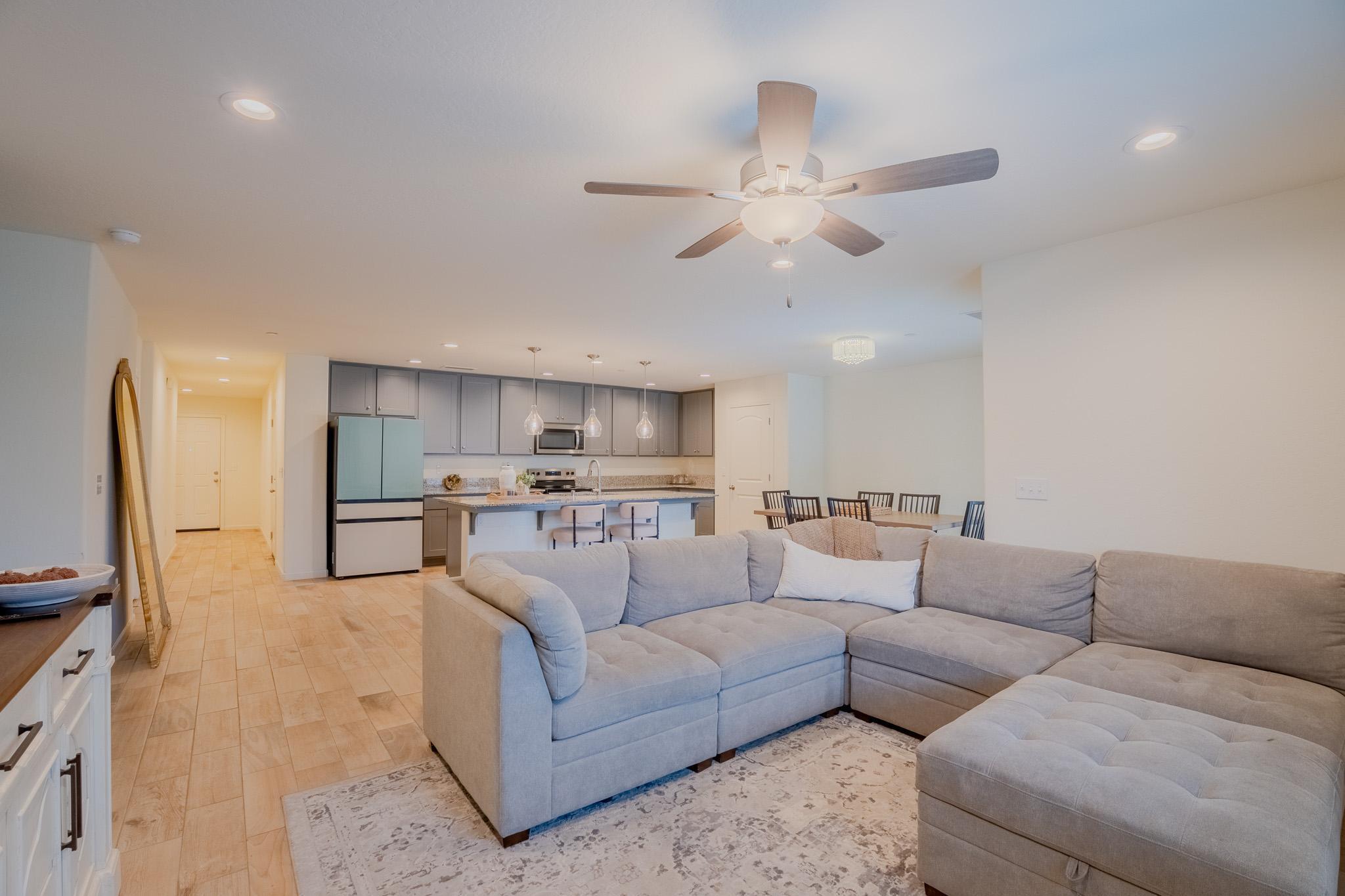 2121 E Oak Ave, Visalia, CA 93292