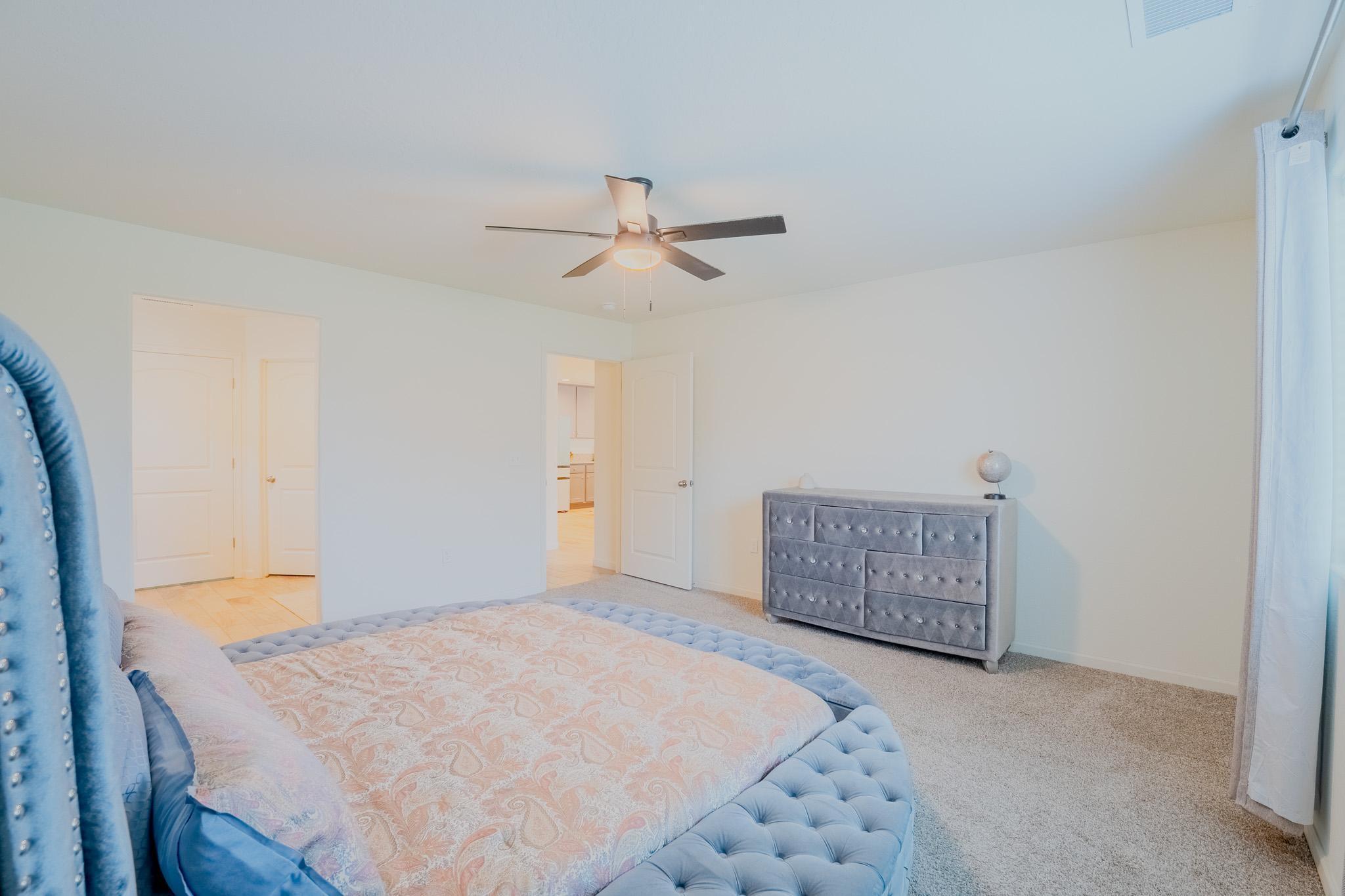 2121 E Oak Ave, Visalia, CA 93292