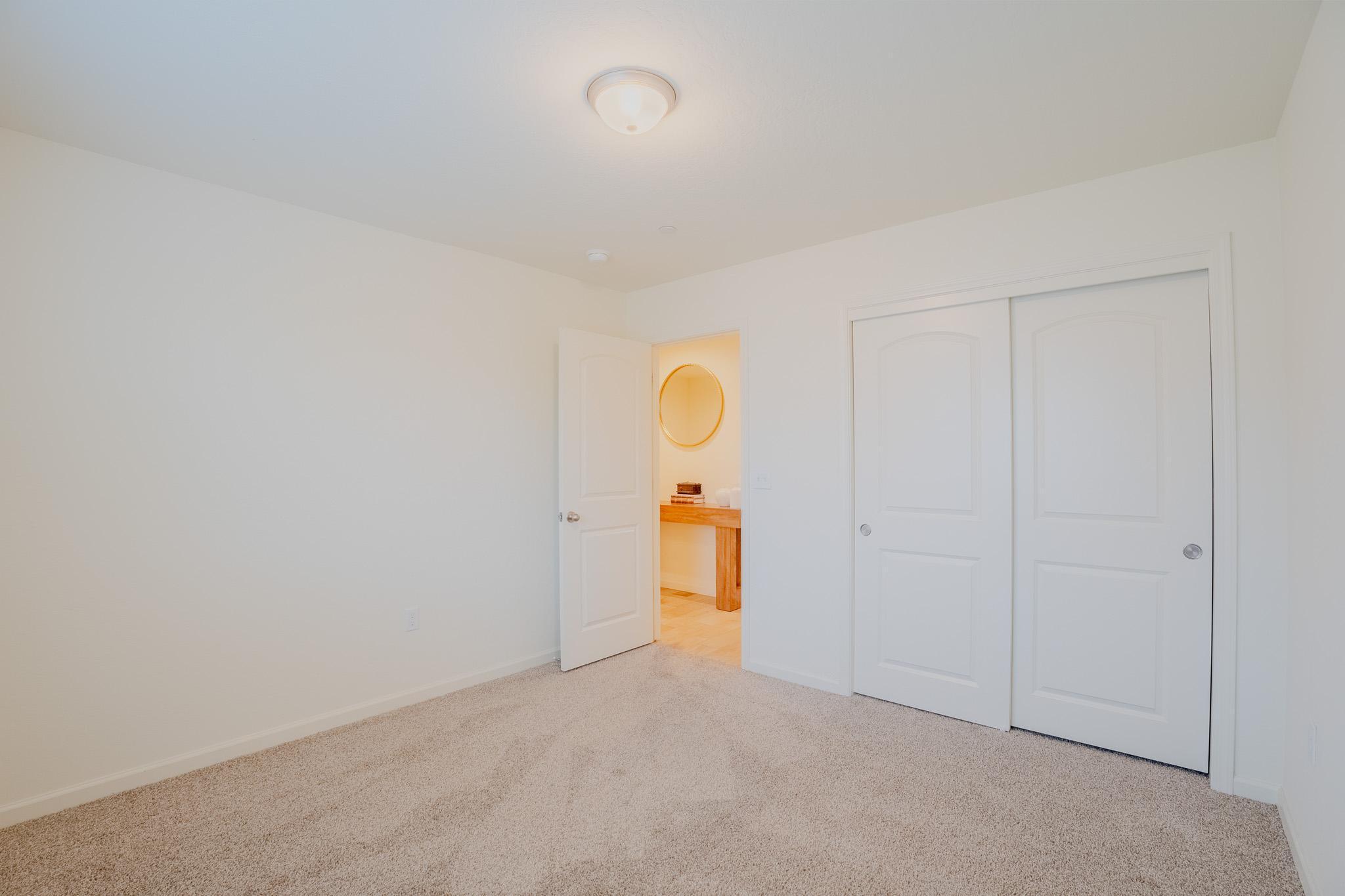 2121 E Oak Ave, Visalia, CA 93292