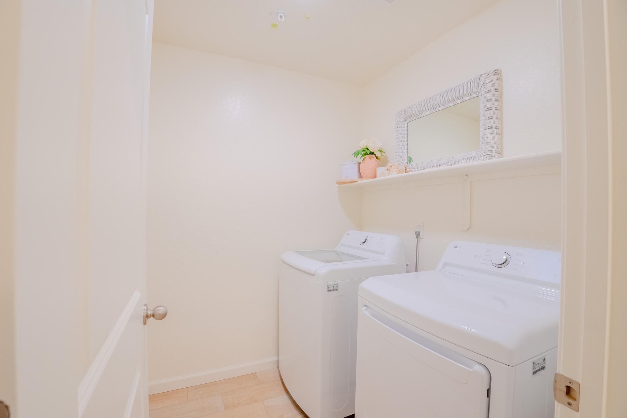 2121 E Oak Ave, Visalia, CA 93292