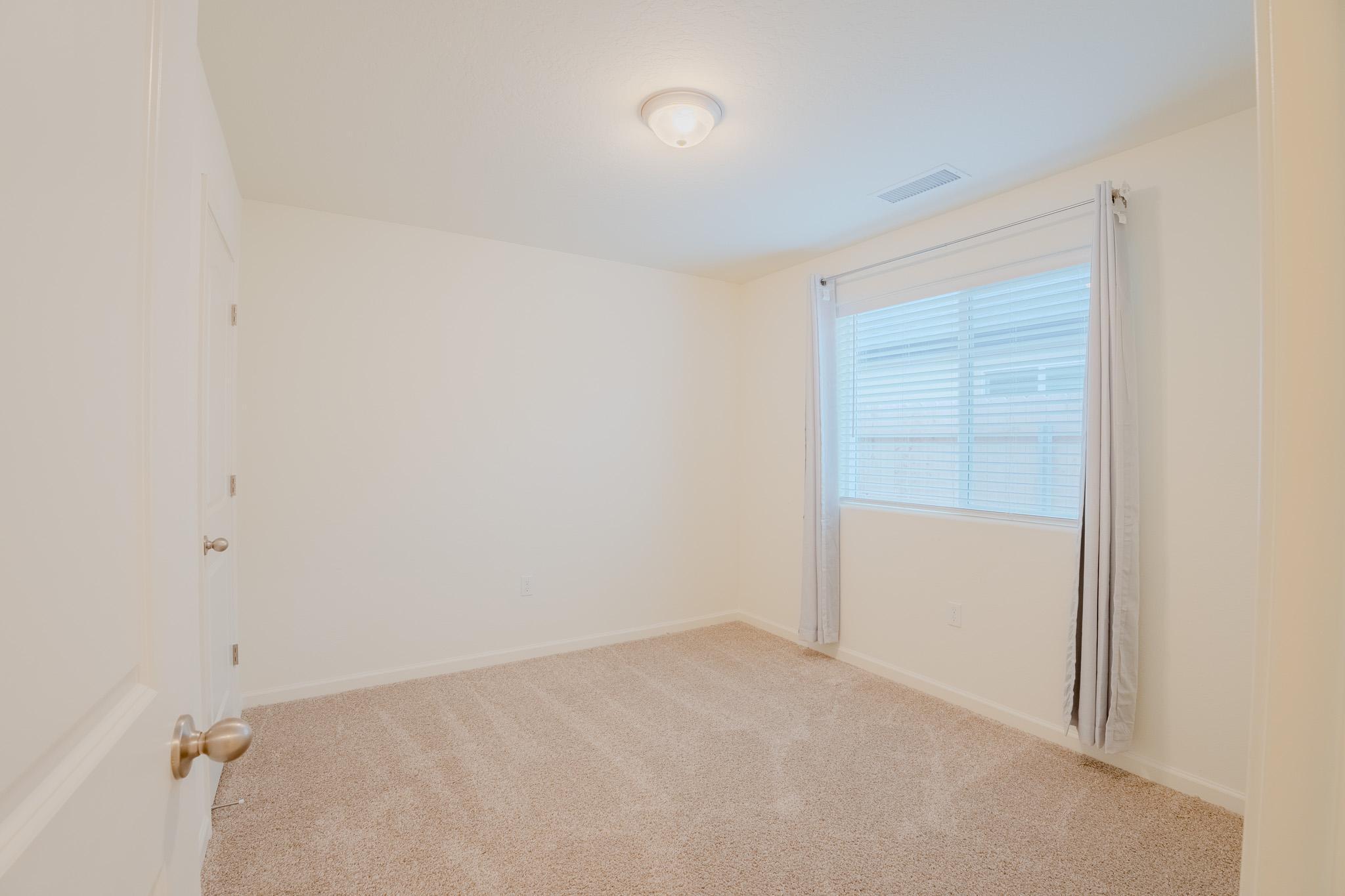 2121 E Oak Ave, Visalia, CA 93292