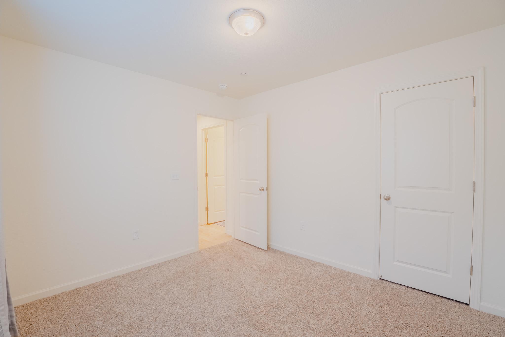 2121 E Oak Ave, Visalia, CA 93292