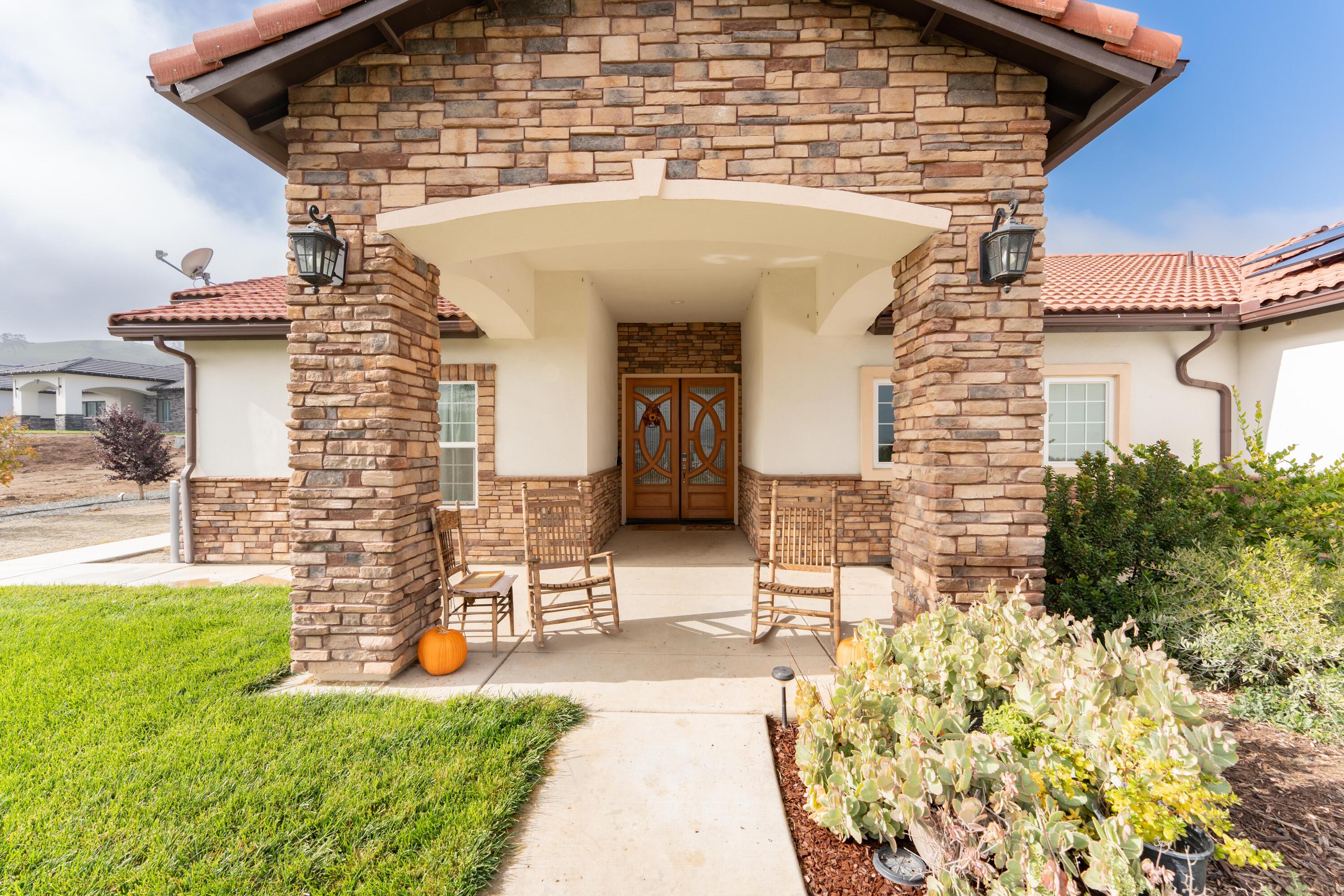 16605 Deer Creek Dr, Springville, CA 93265