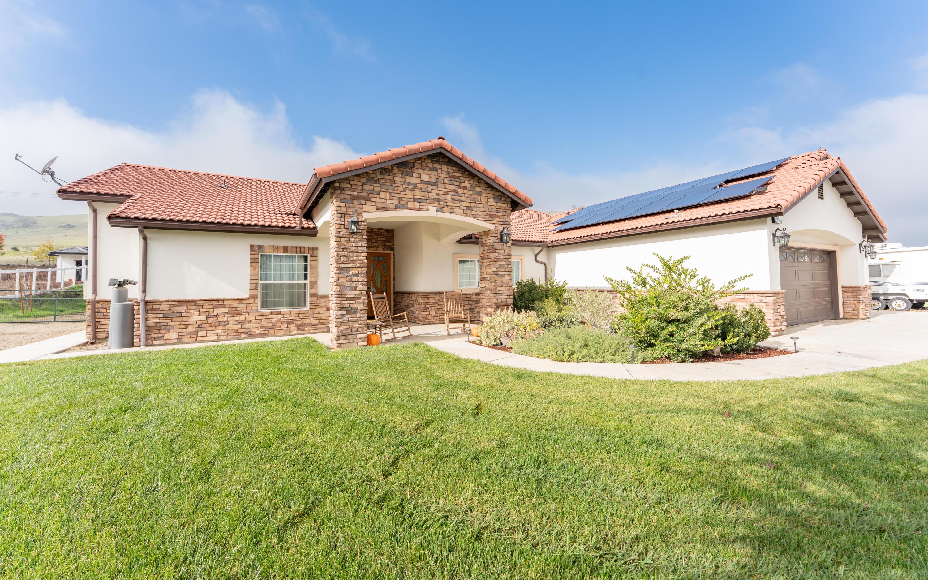 16605 Deer Creek Dr, Springville, CA 93265