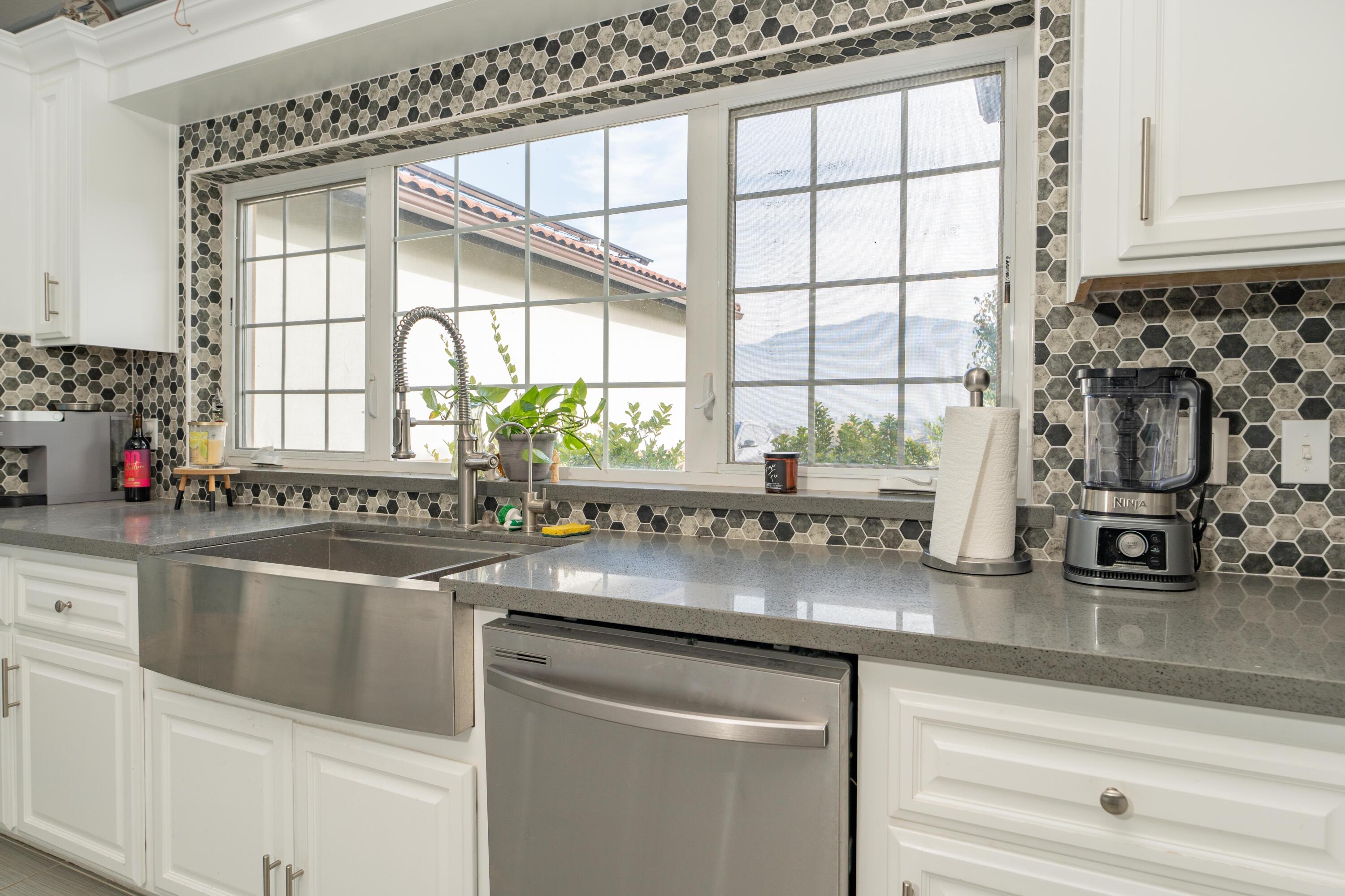 16605 Deer Creek Dr, Springville, CA 93265