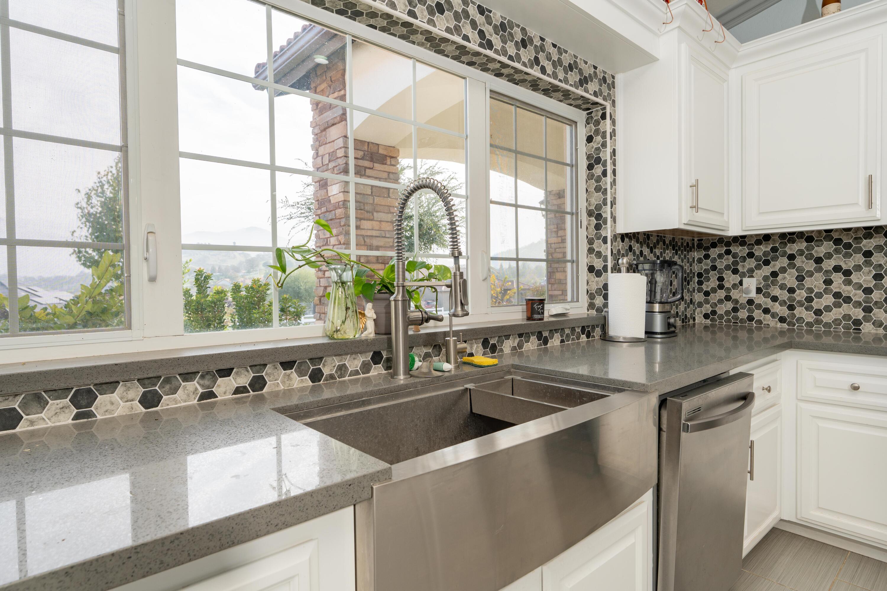 16605 Deer Creek Dr, Springville, CA 93265