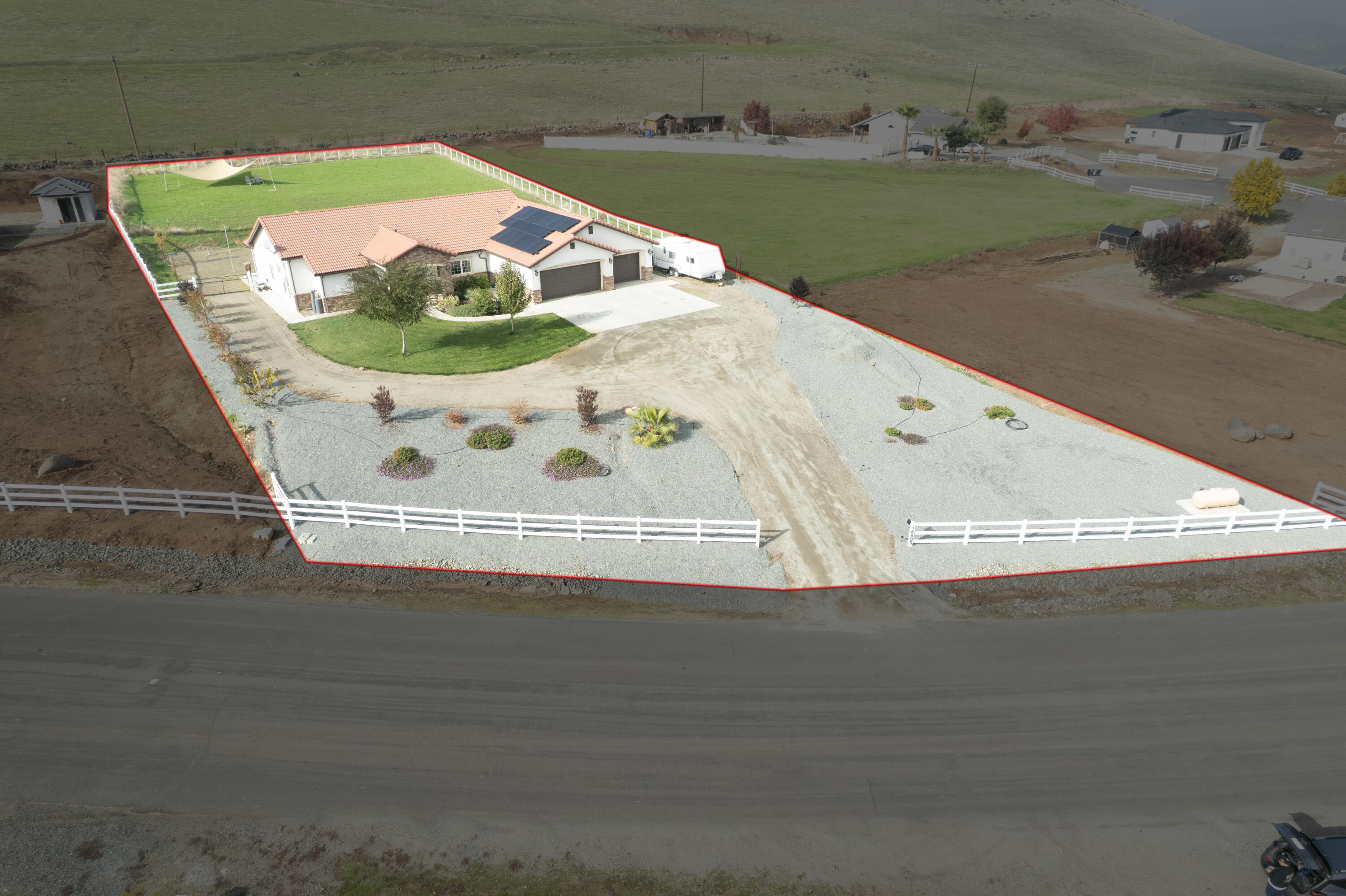 16605 Deer Creek Dr, Springville, CA 93265