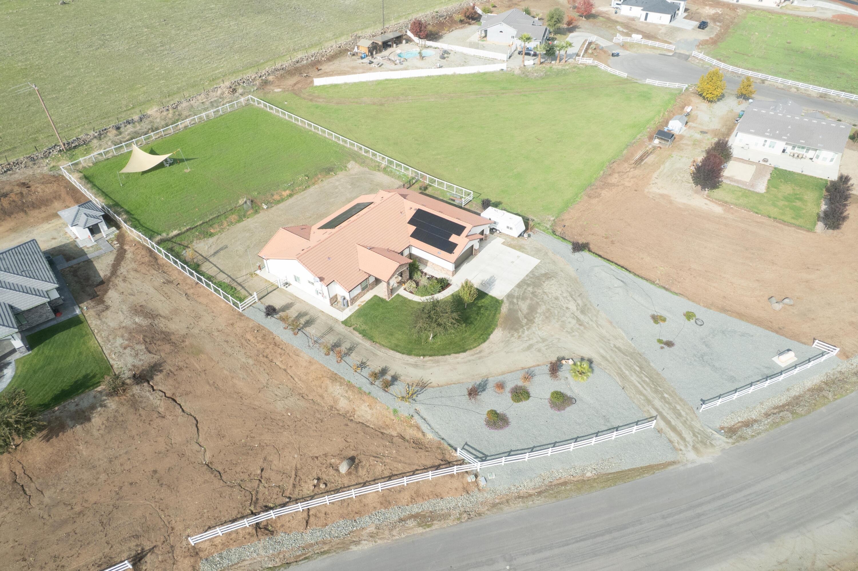 16605 Deer Creek Dr, Springville, CA 93265