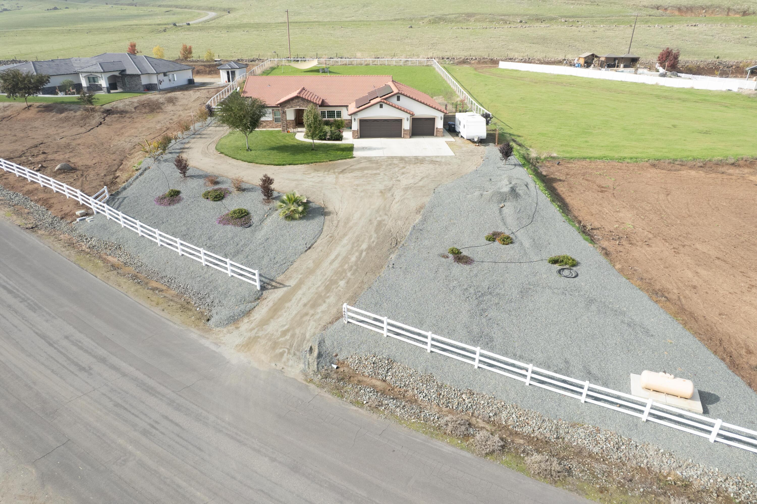 16605 Deer Creek Dr, Springville, CA 93265