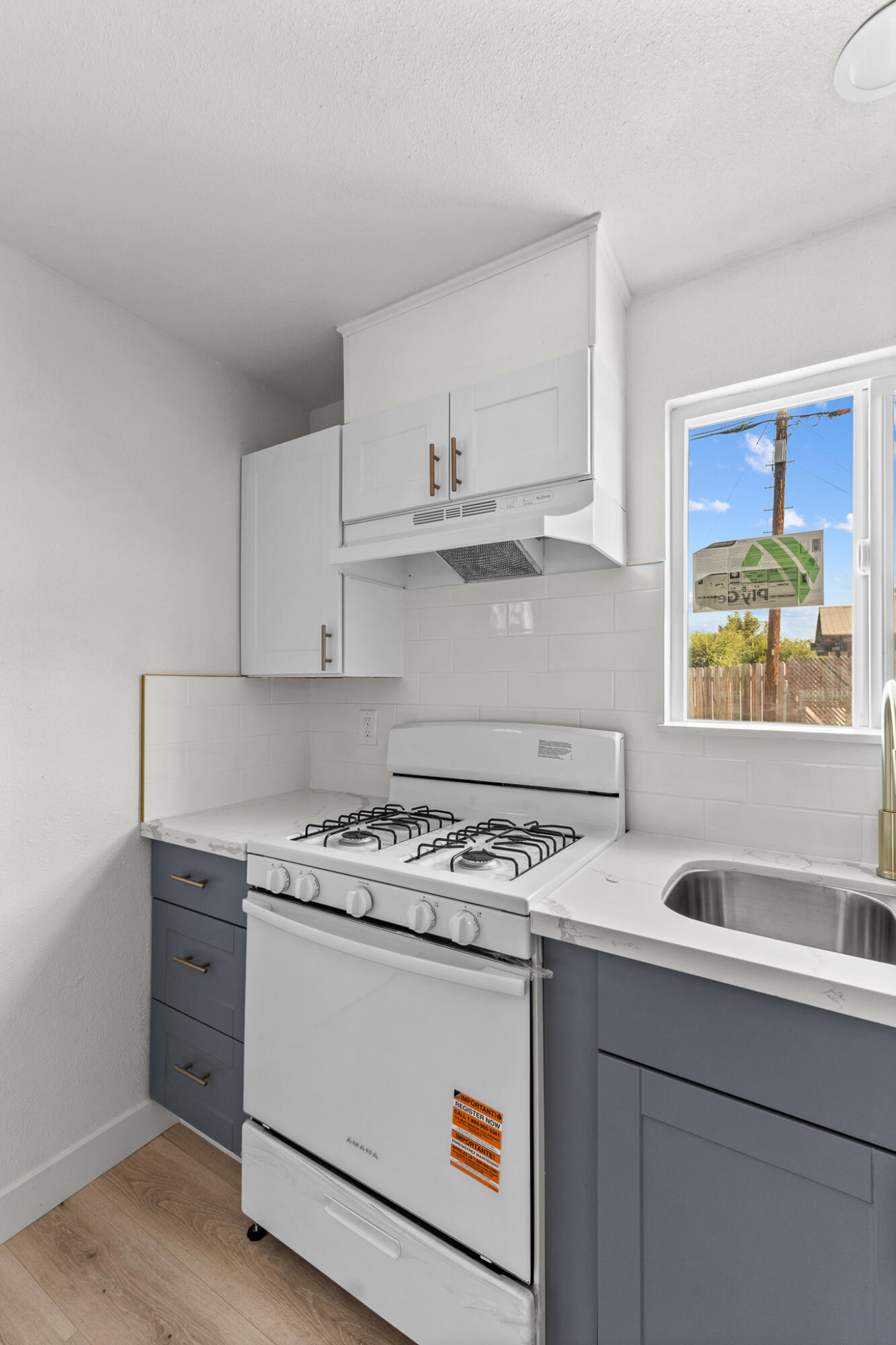 207 Pleasant St, Lindsay, CA 93247