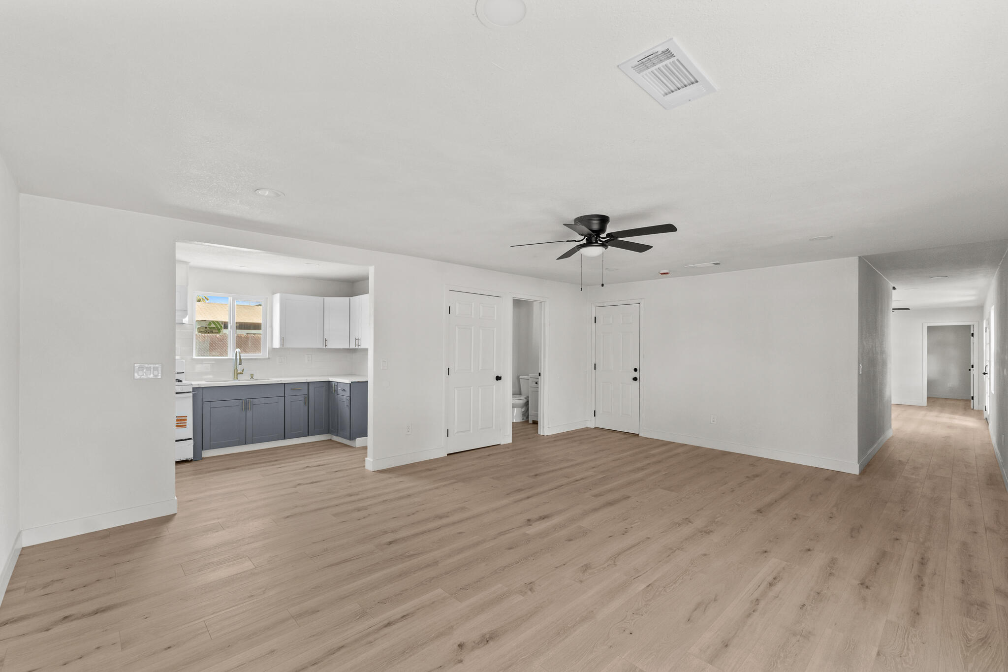 207 Pleasant St, Lindsay, CA 93247