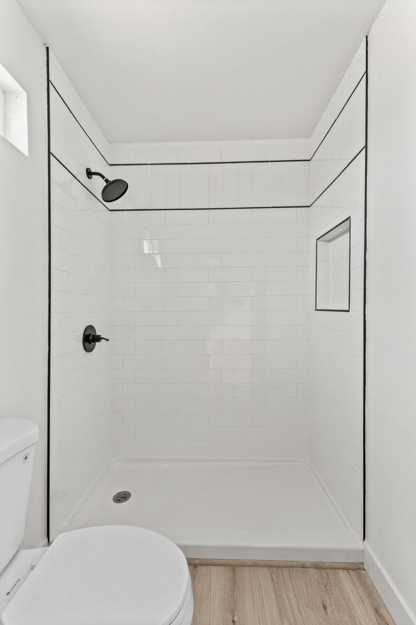 207 Pleasant St, Lindsay, CA 93247