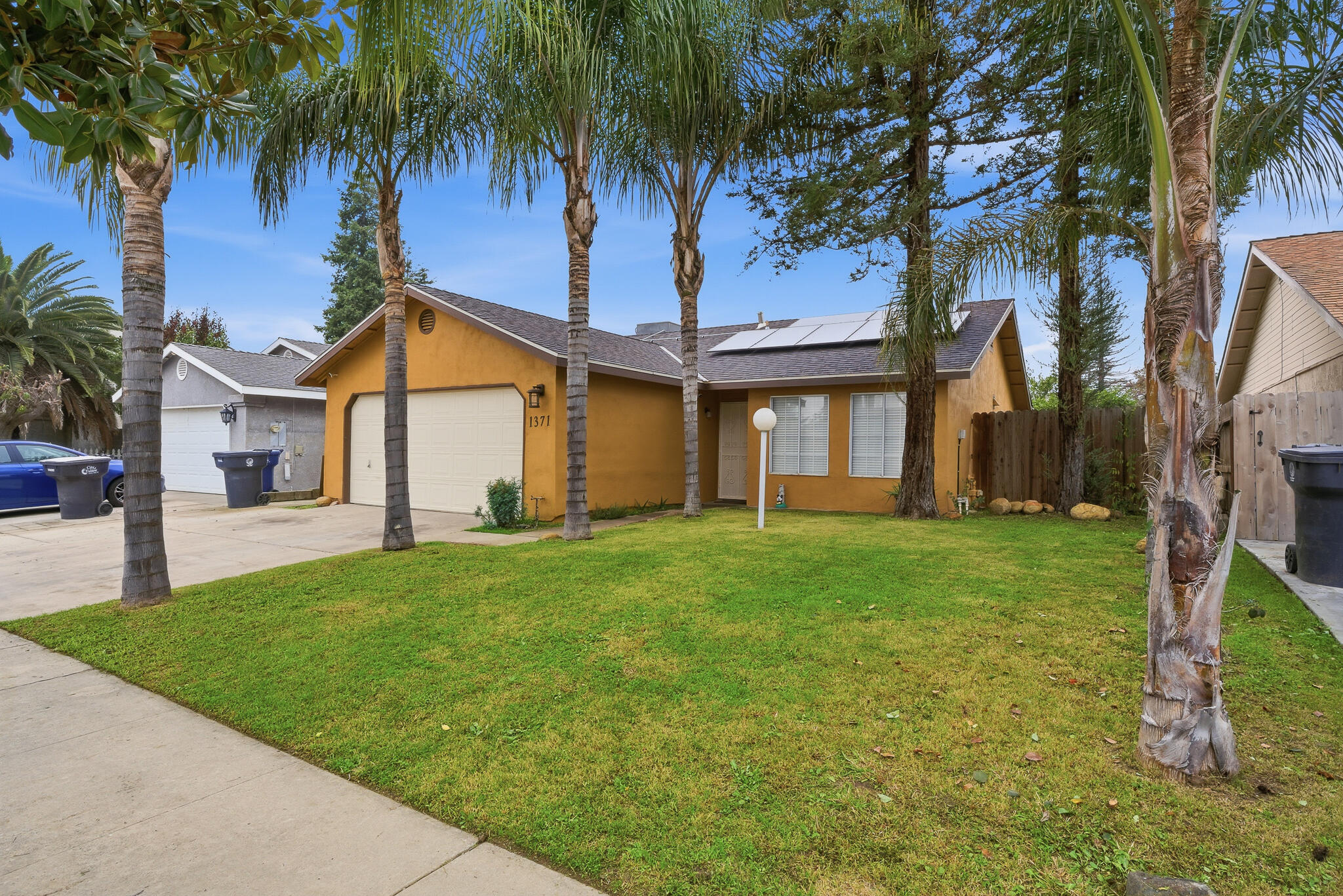 1371 Pepperwood St, Tulare, CA 93274