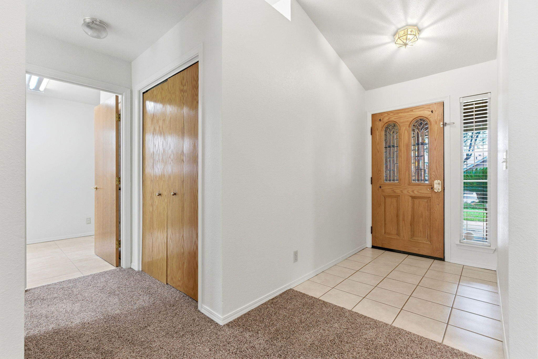 1126 N Crenshaw St, Visalia, CA 93291