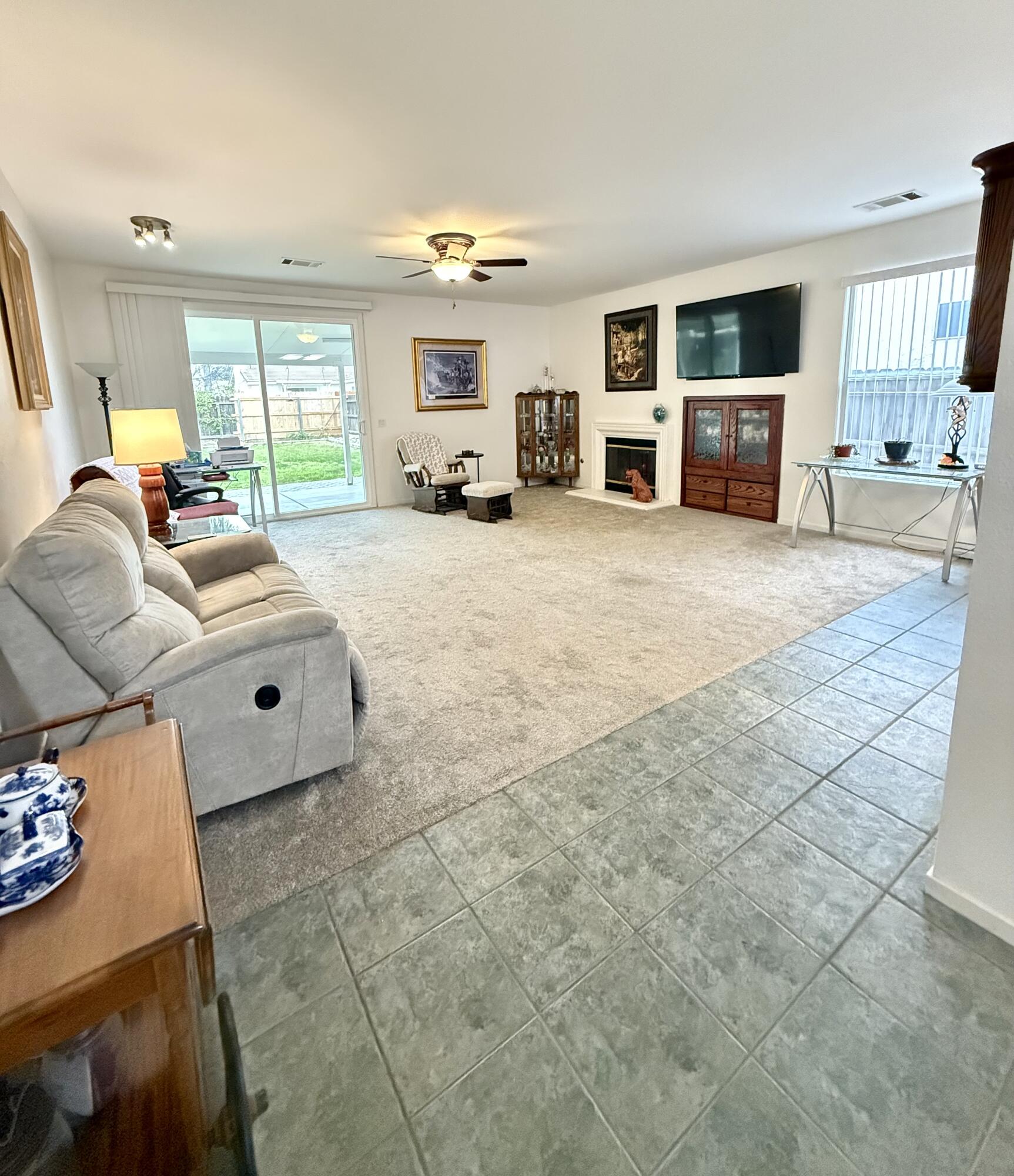 1044 W Orange St, Hanford, CA 93230