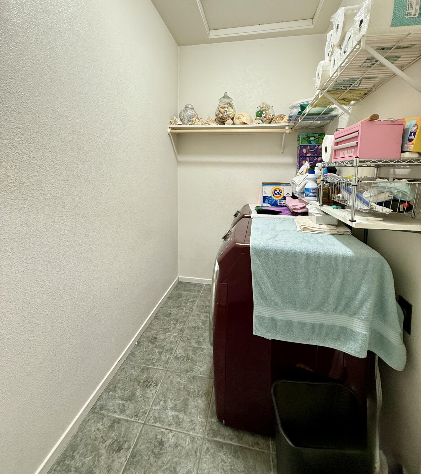 1044 W Orange St, Hanford, CA 93230