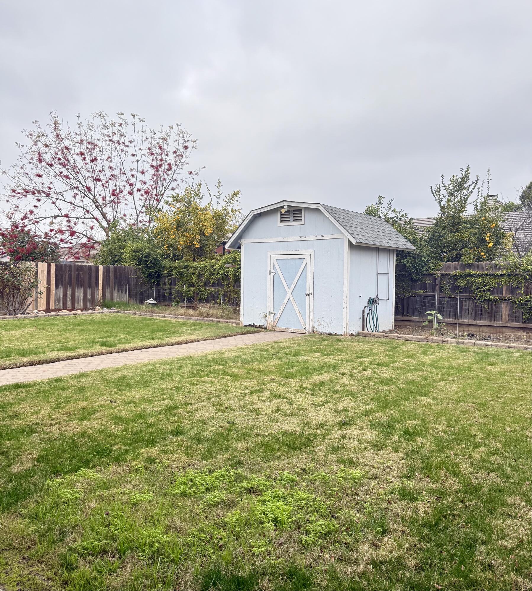 1044 W Orange St, Hanford, CA 93230
