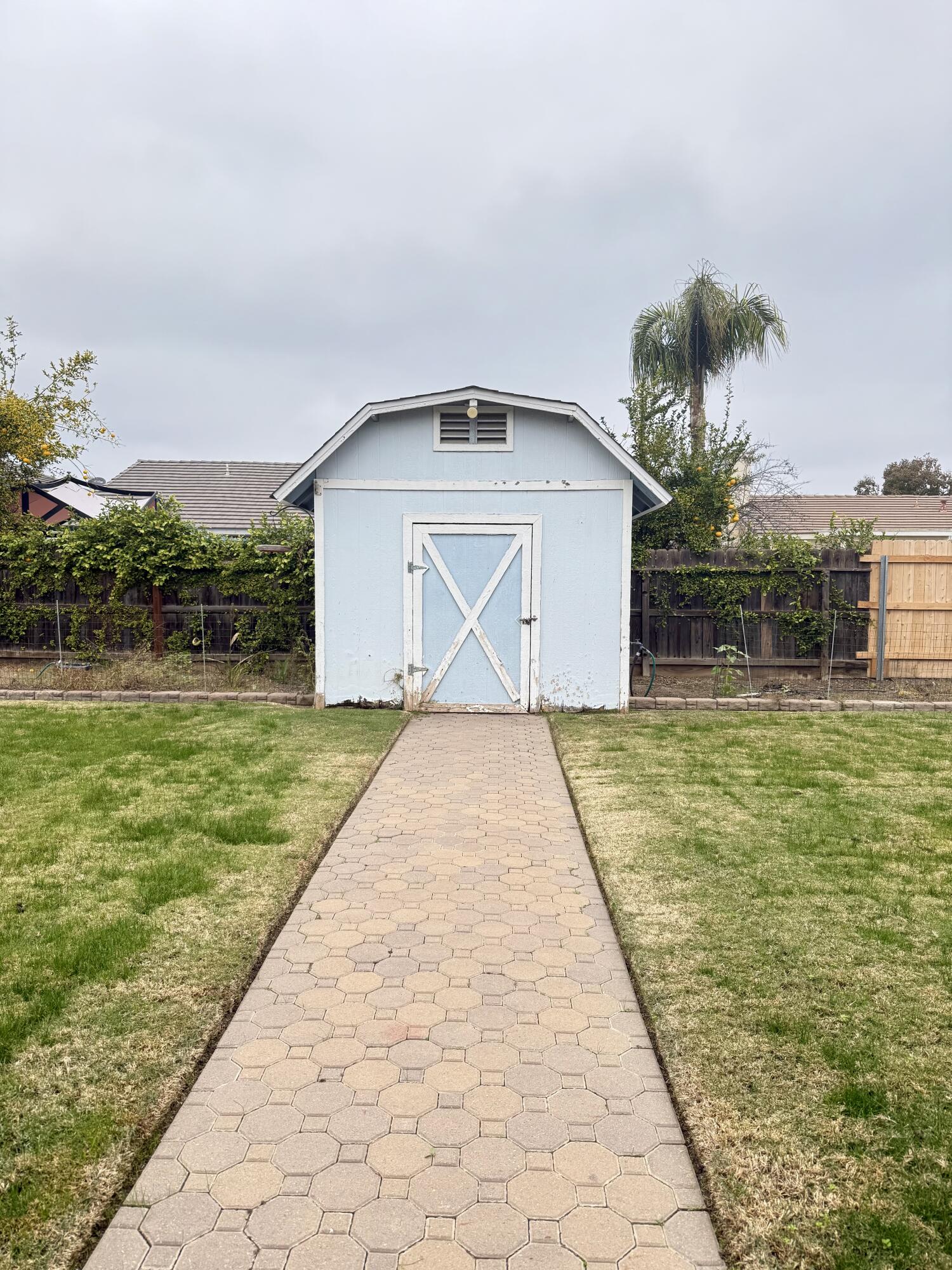 1044 W Orange St, Hanford, CA 93230