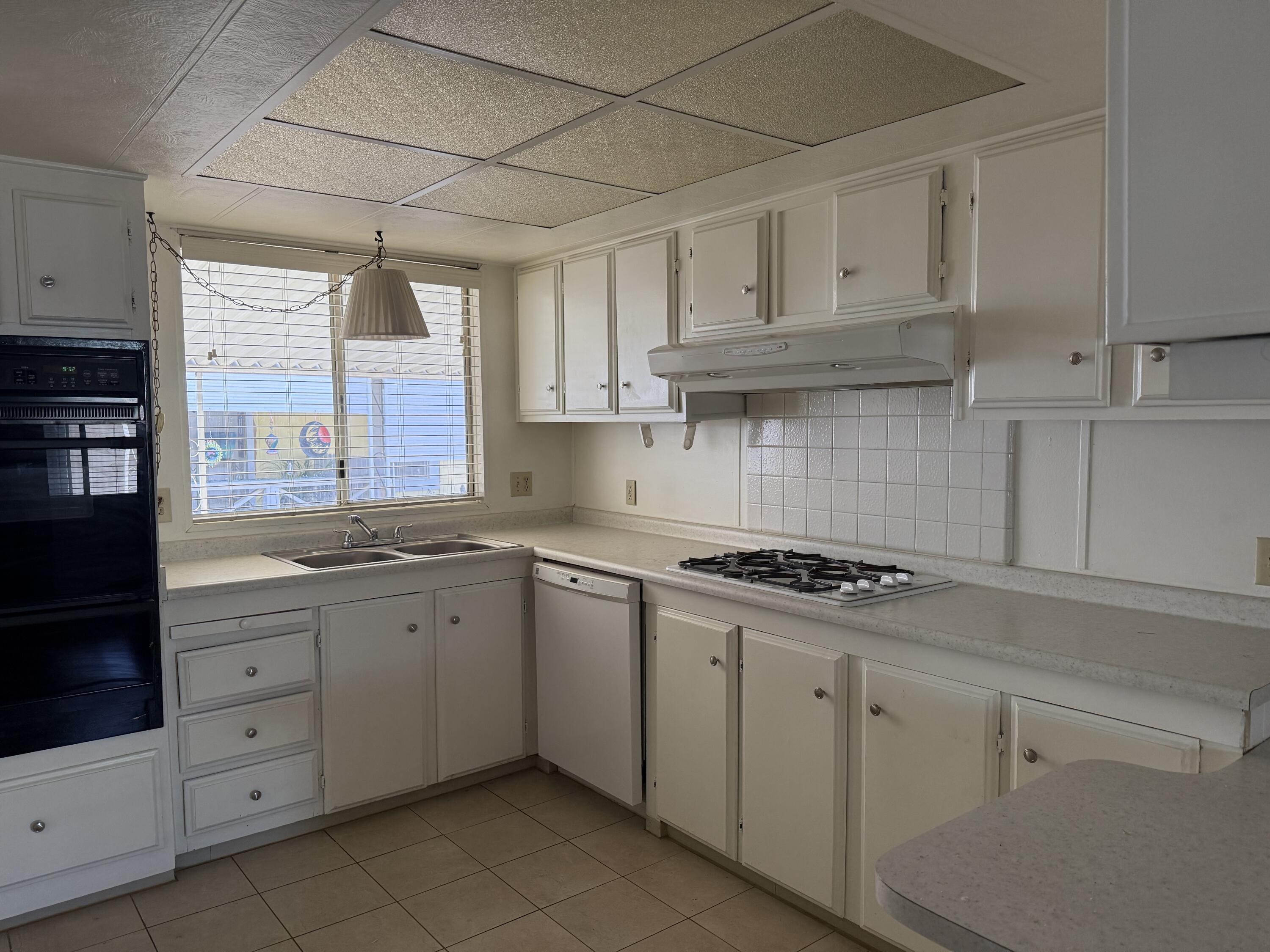 2627 W Midvalley Ave #95, Visalia, CA 93277