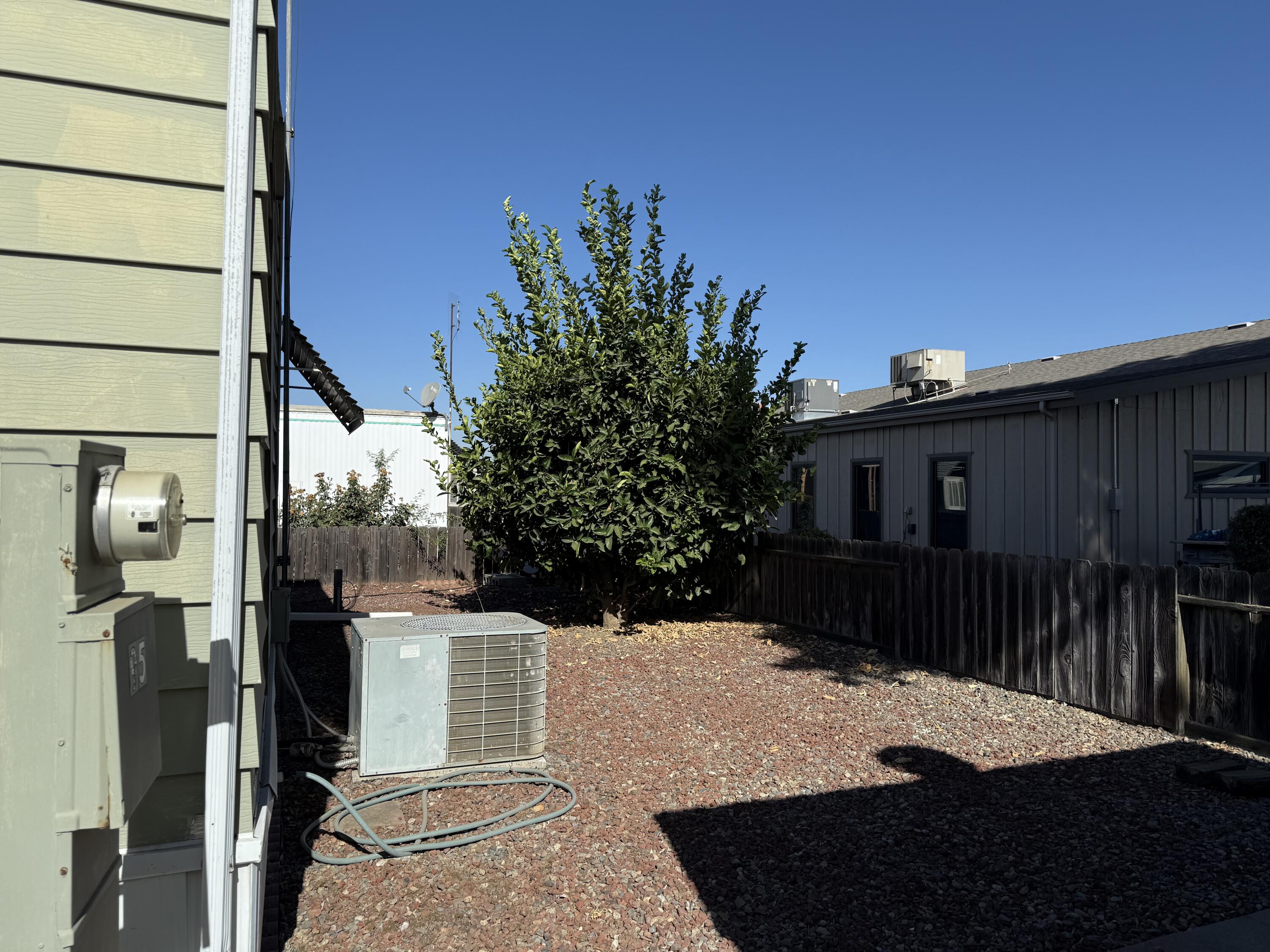 2627 W Midvalley Ave #95, Visalia, CA 93277