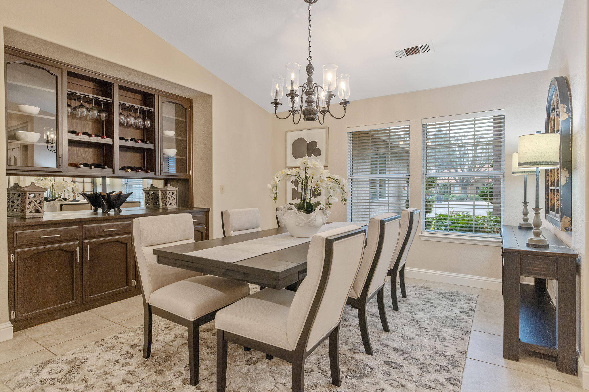 2014 S Tommy Ct, Visalia, CA 93277