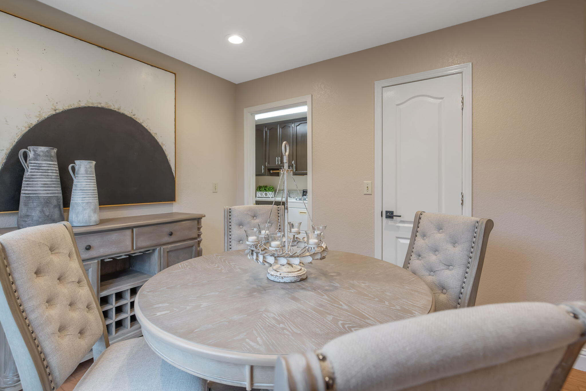 2014 S Tommy Ct, Visalia, CA 93277