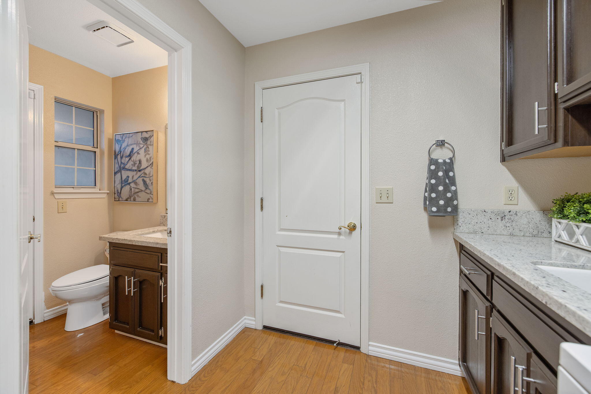 2014 S Tommy Ct, Visalia, CA 93277